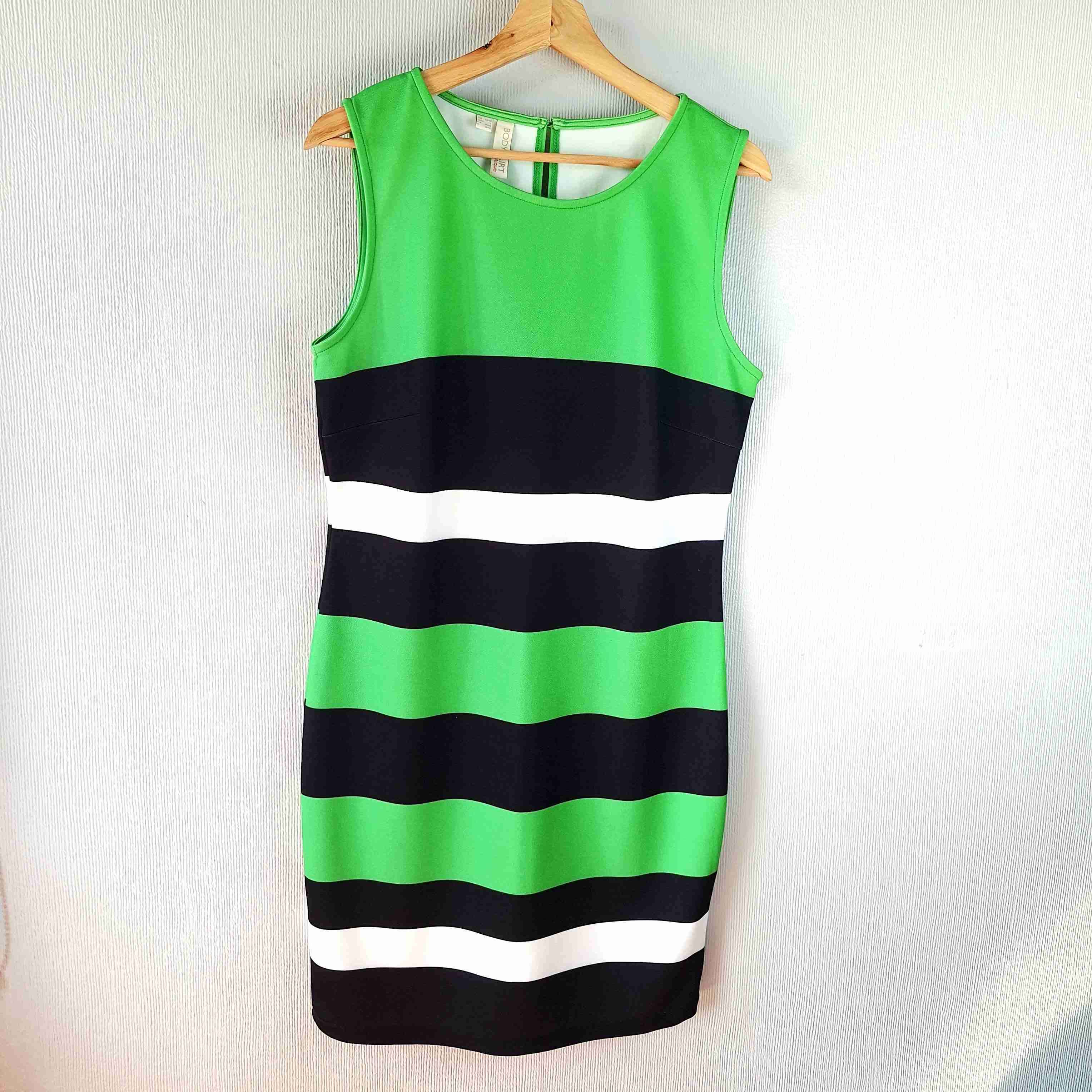 Vestido rayado verde y negro - 3