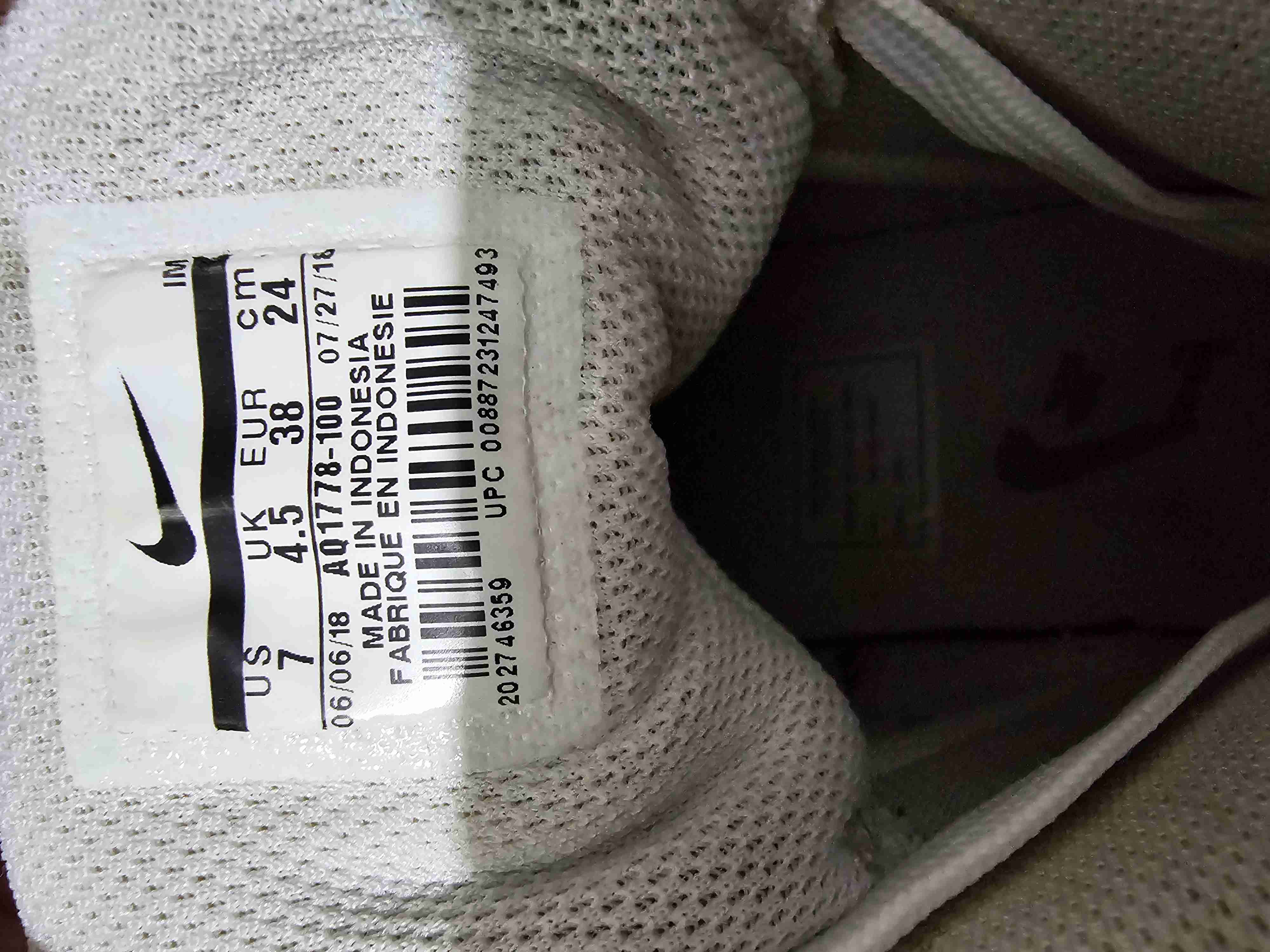 Zapatillas blancas Nike de caña alta - 2