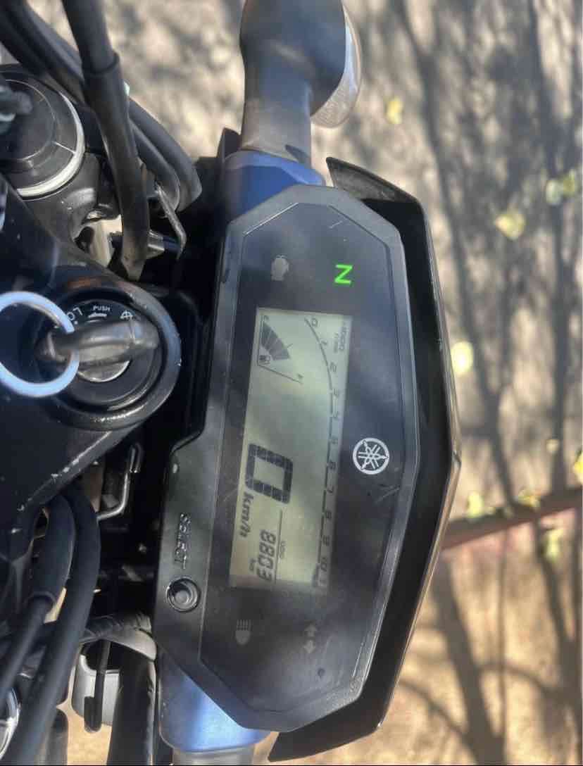 Fz 250 Moto azul en excelente estado - 6