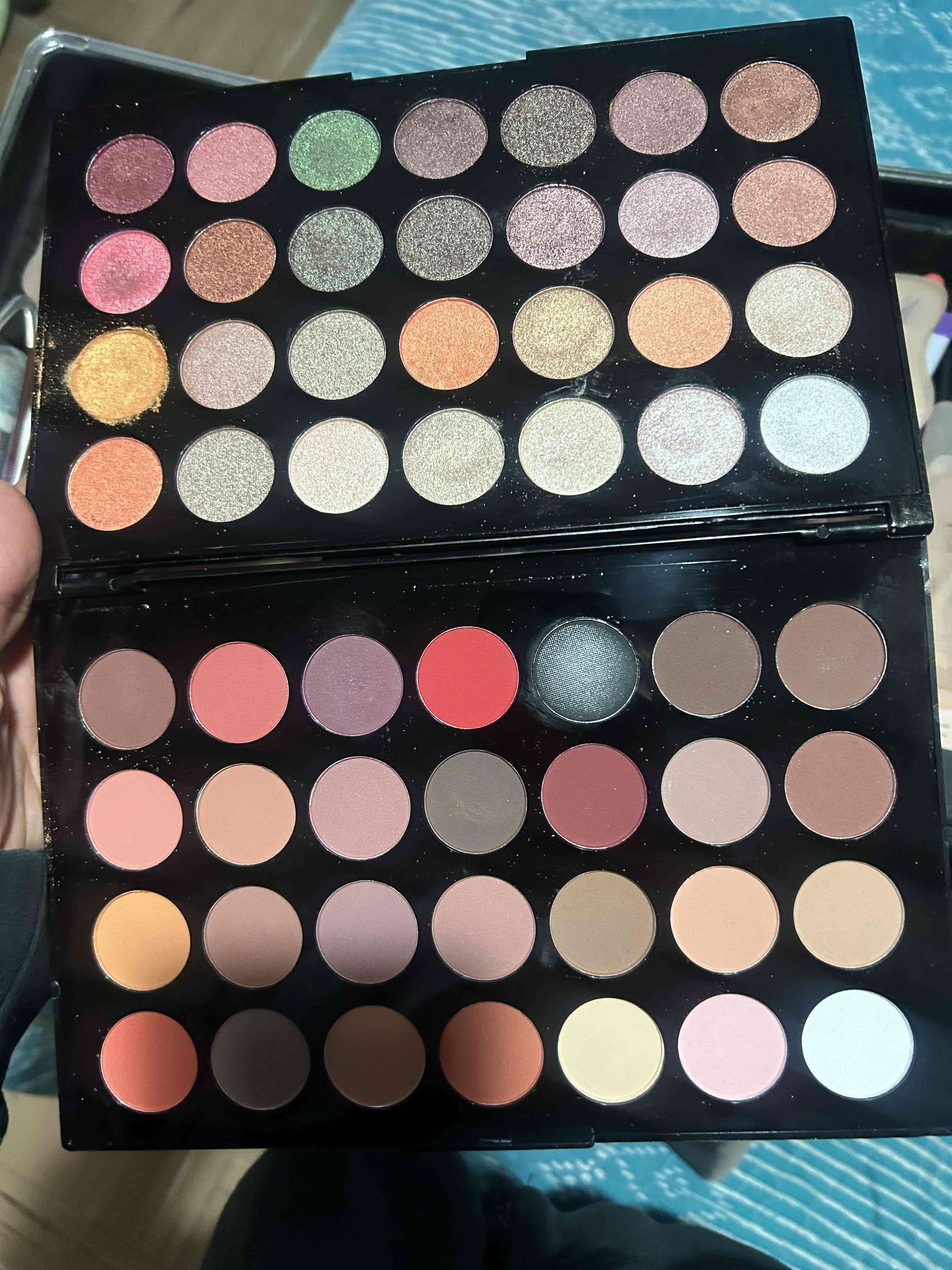 Maletín metálico con maquillaje - miniatura 3