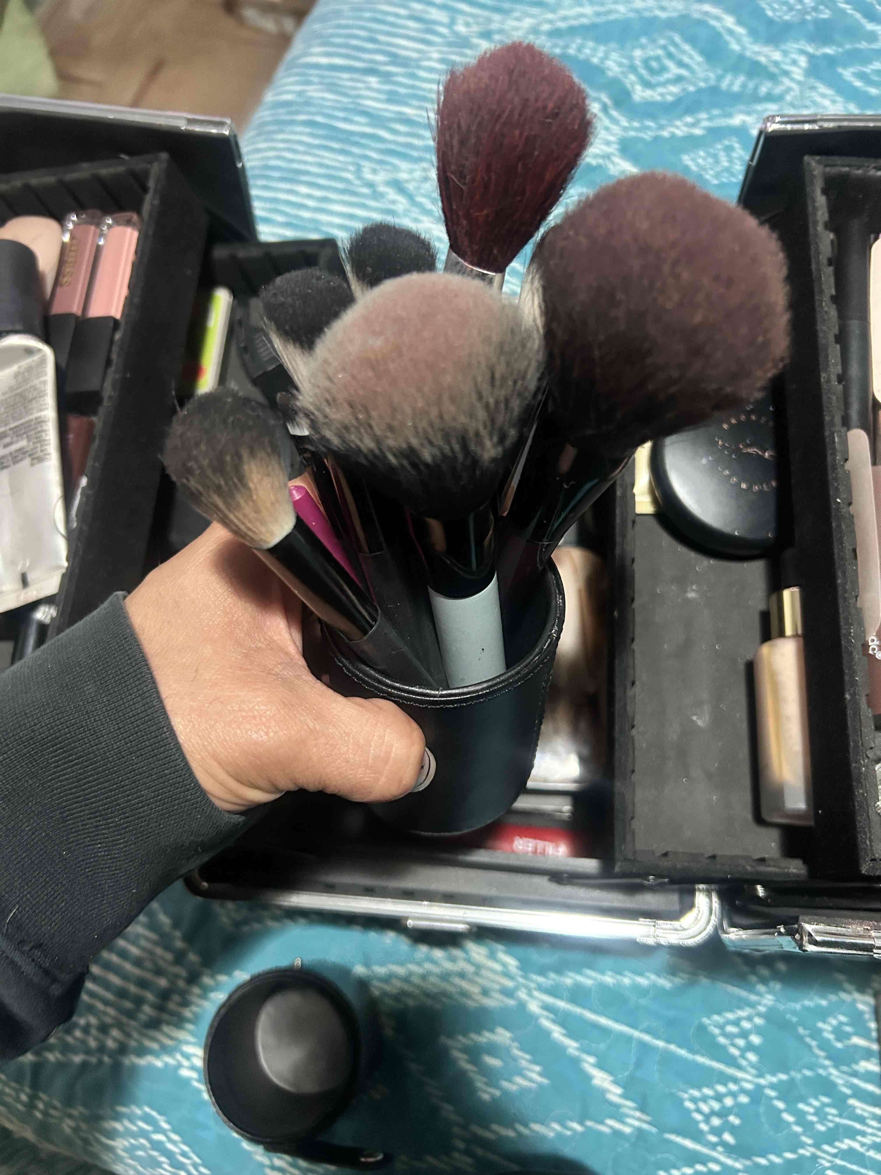 Maletín metálico con maquillaje - miniatura 5