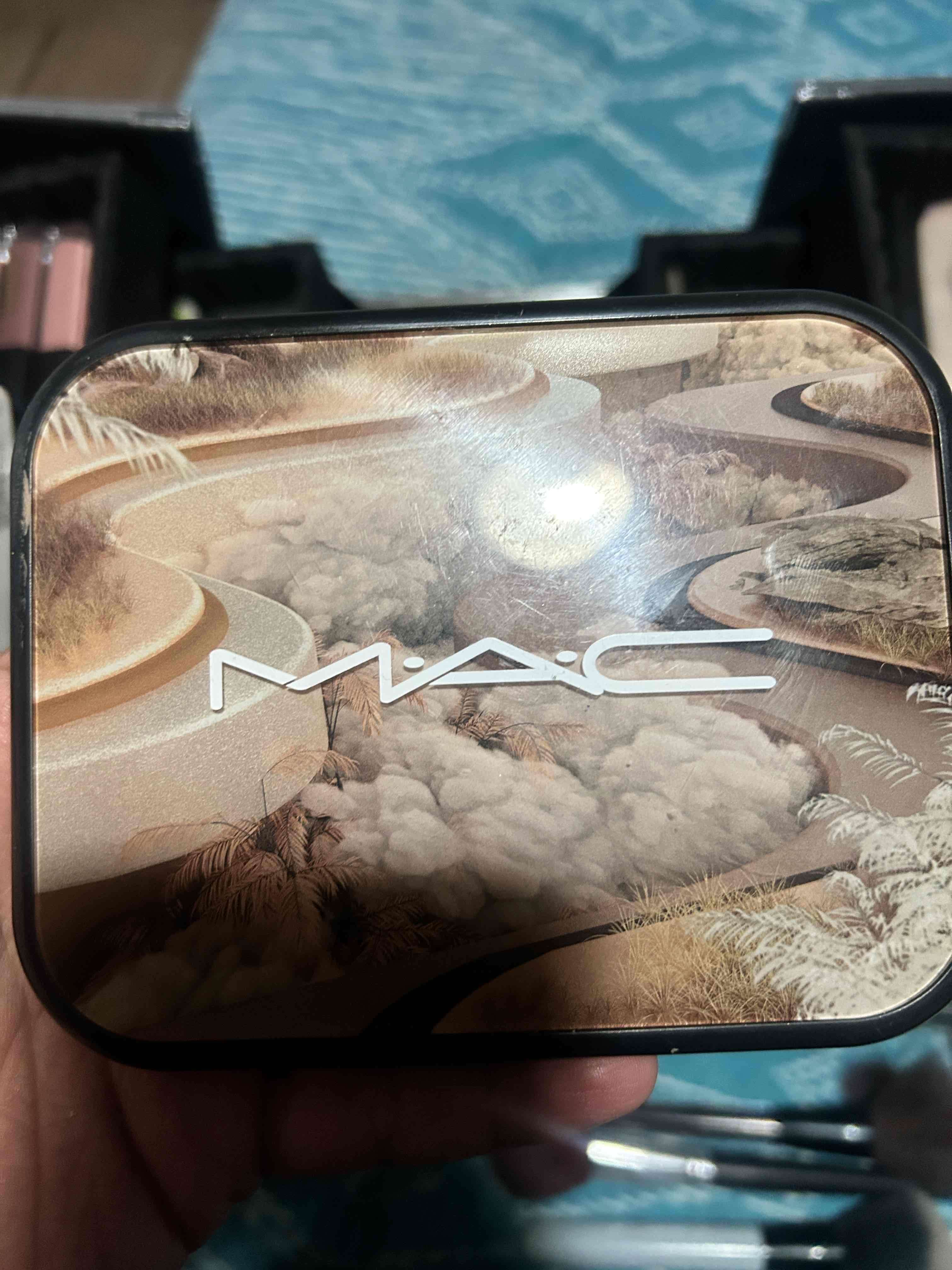 Maletín metálico con maquillaje - miniatura 6