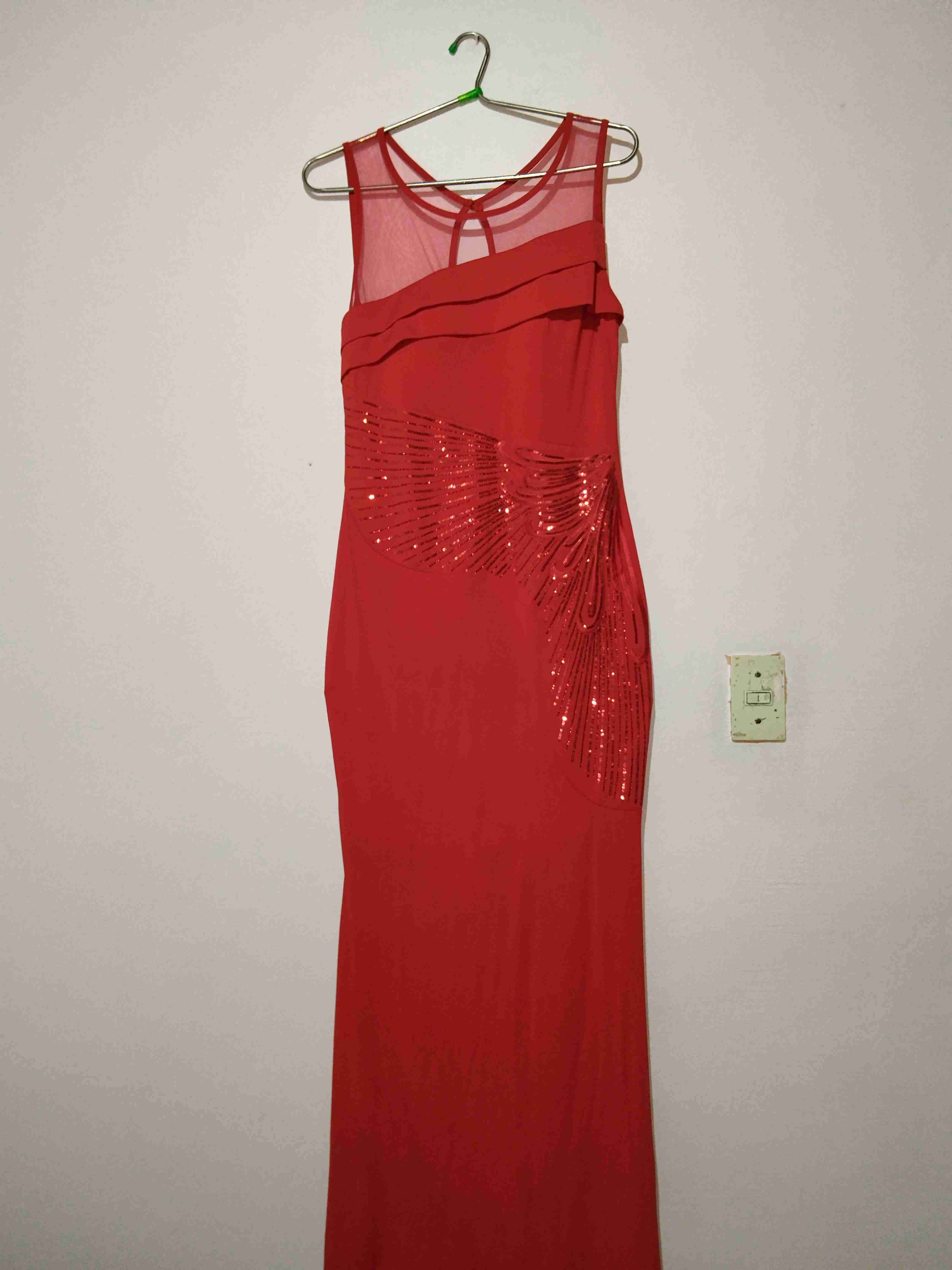 Vestido largo rojo con lentejuelas - 1