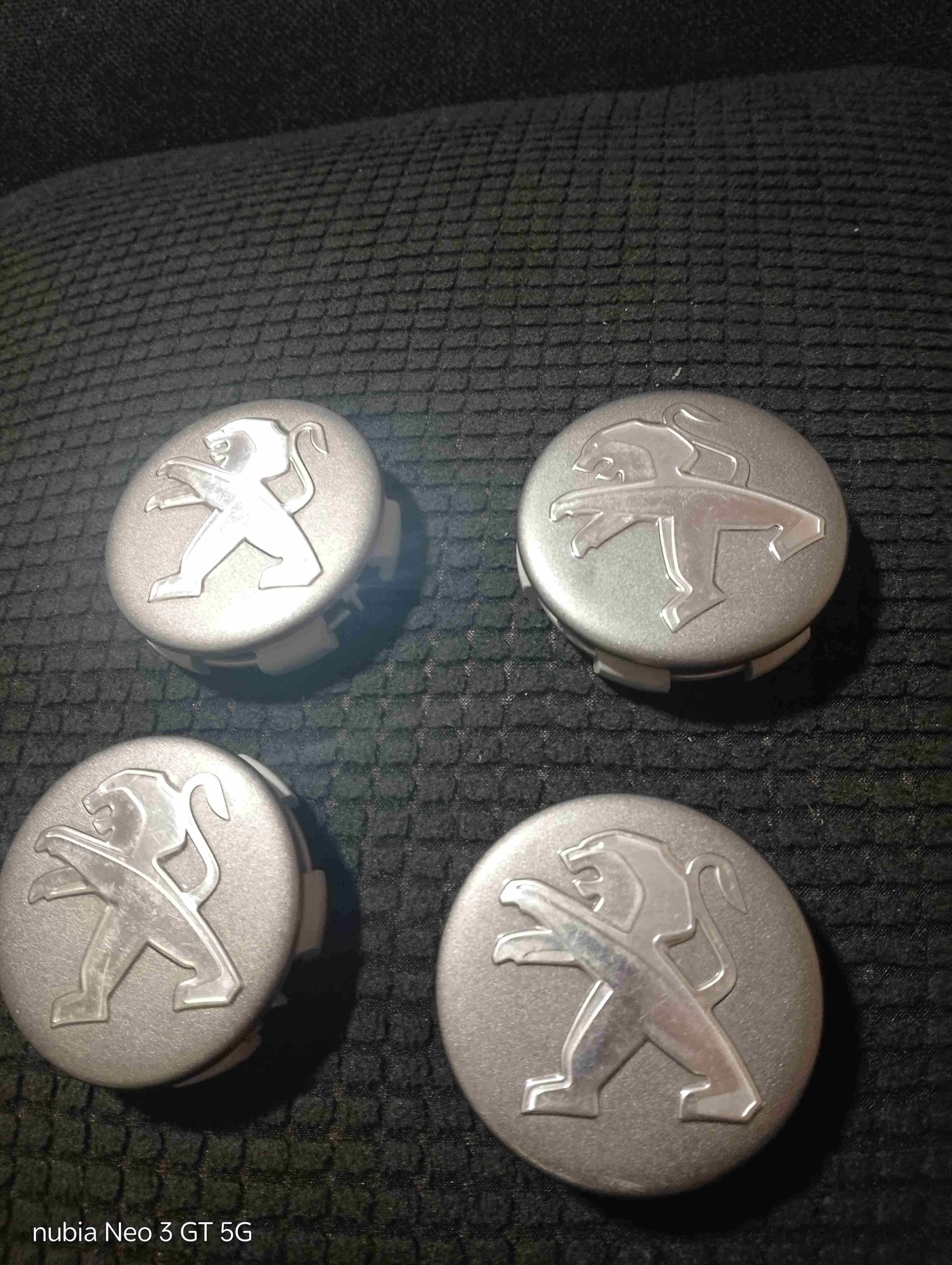 Tapacubos metálicos Peugeot - 1