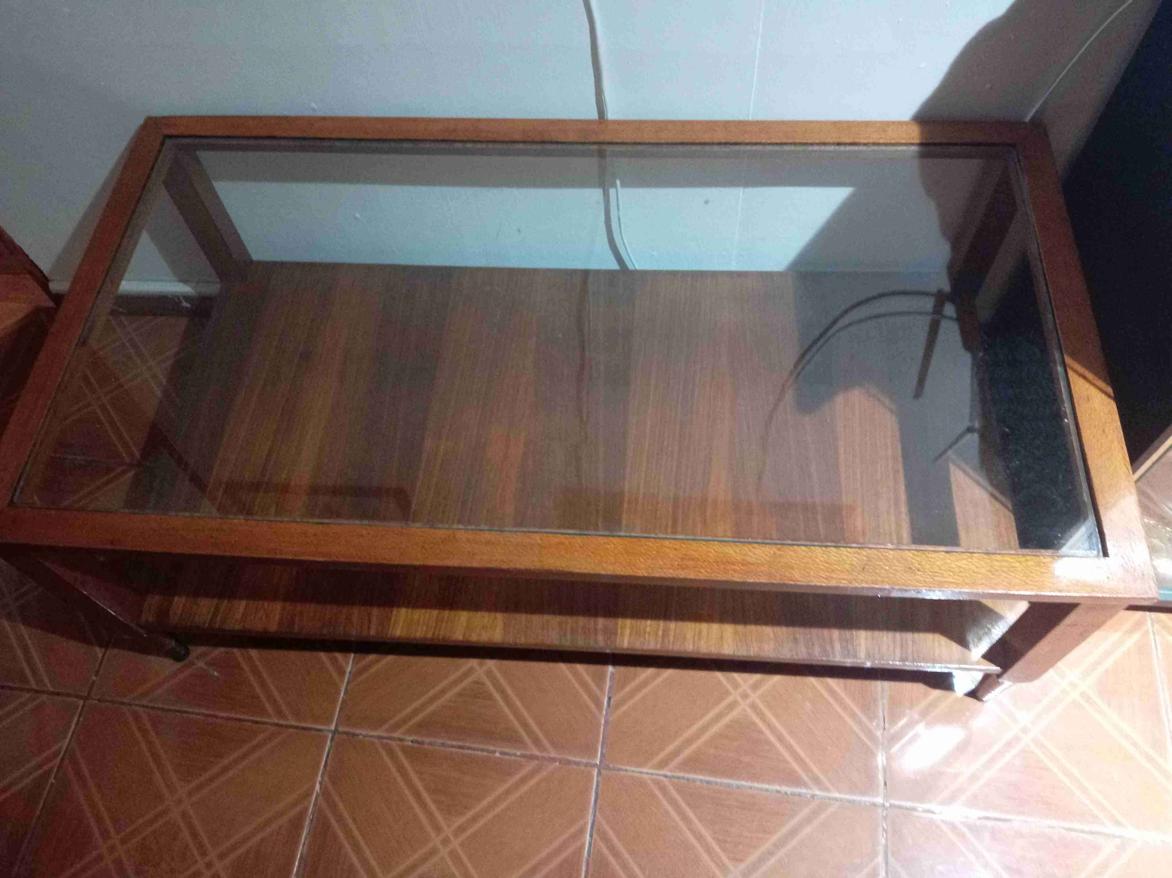 Mesa de centro de vidrio y madera - miniatura 1