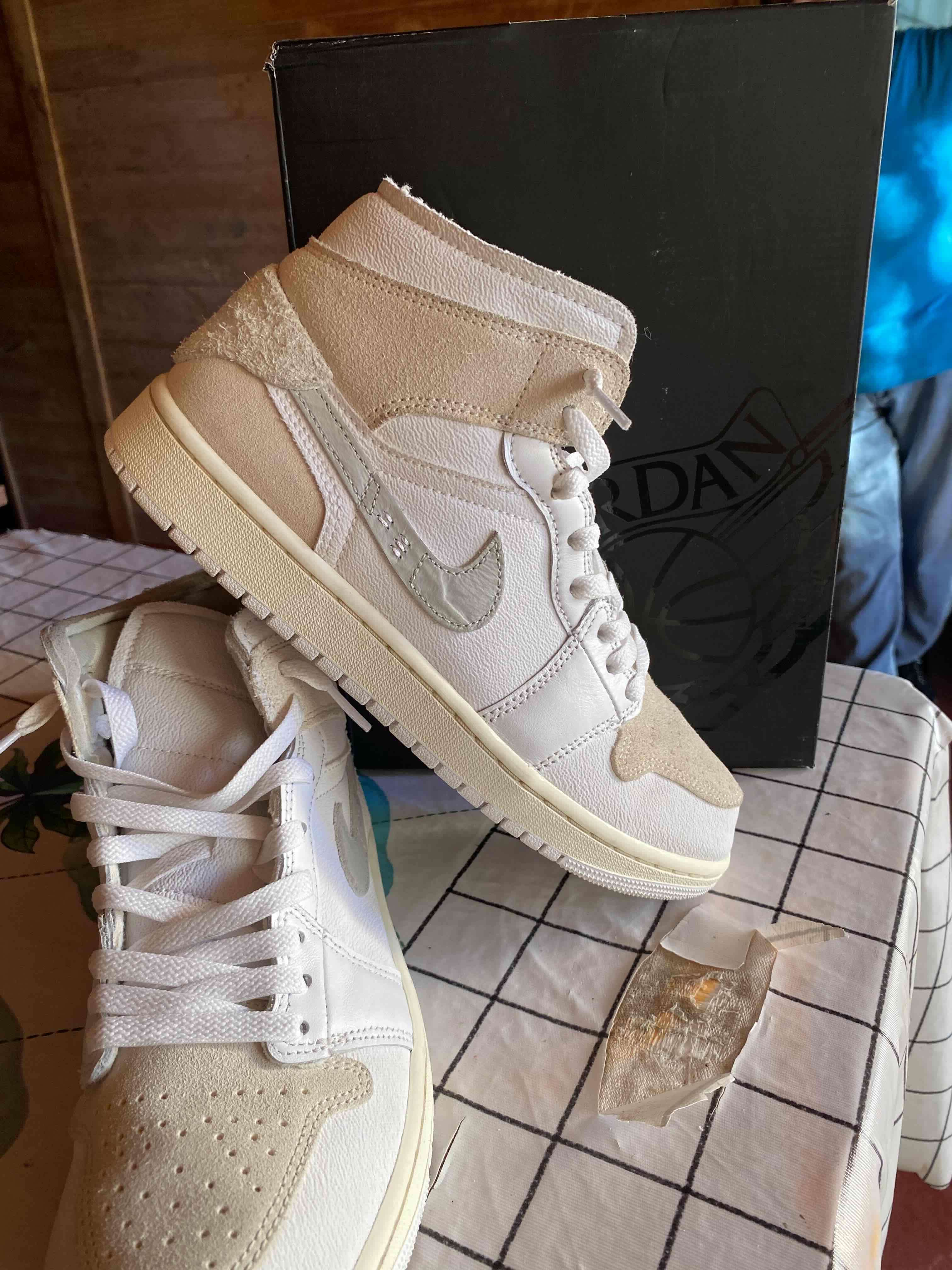 Zapatillas blancas Nike Jordan - 2