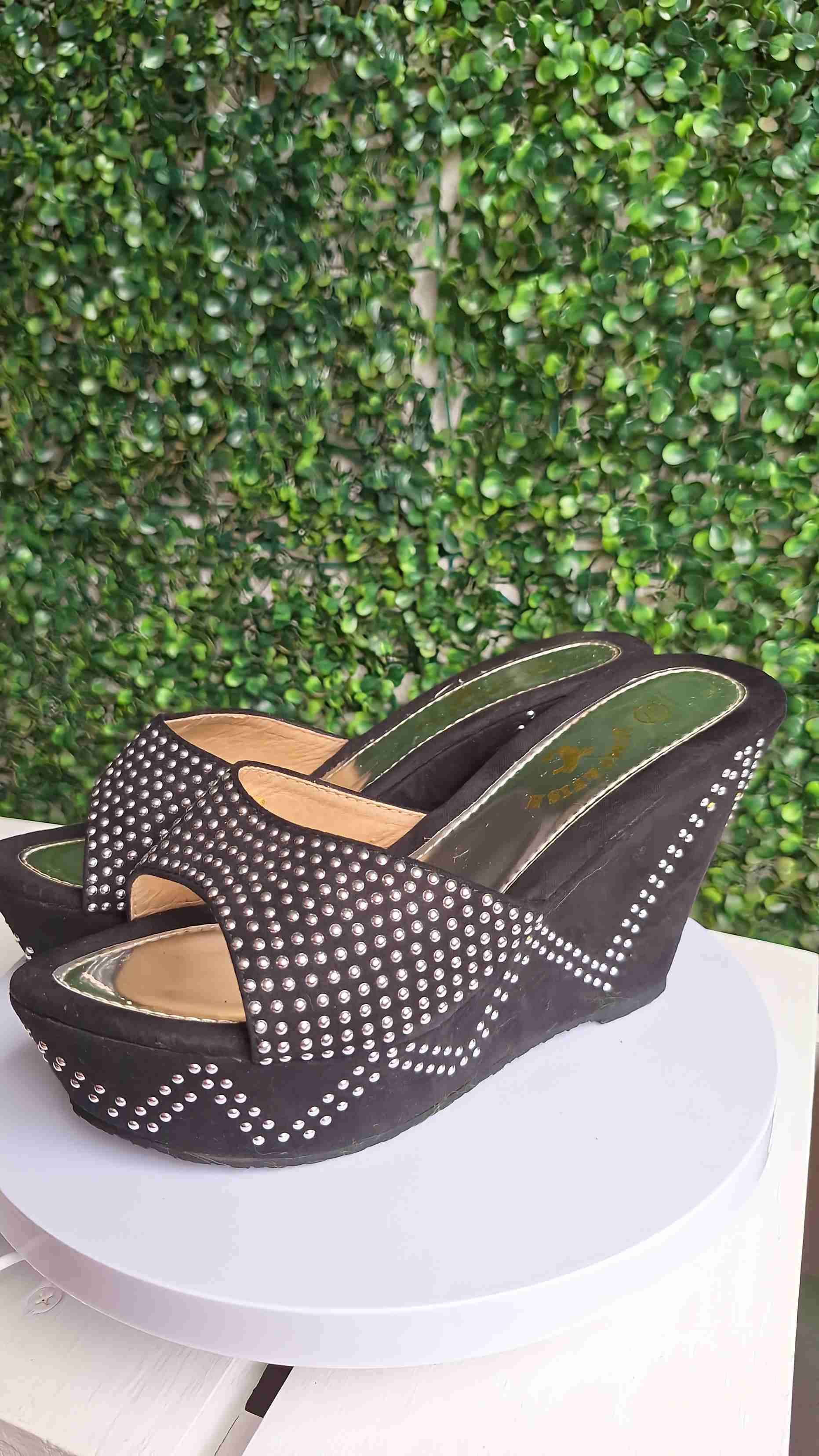 Sandalias negras con plataforma y brillos - miniatura 3