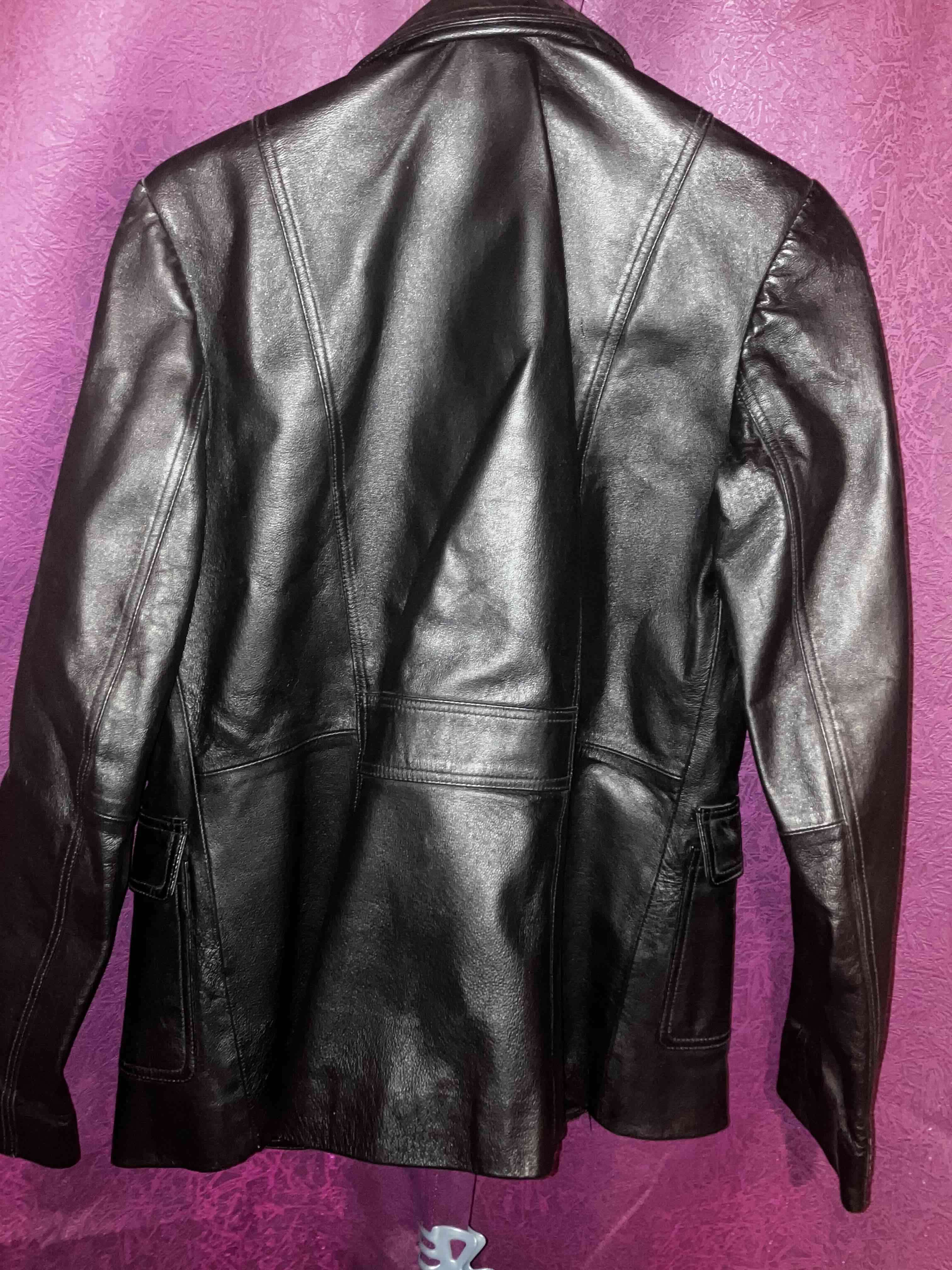 Chaqueta de cuero negra - miniatura 2