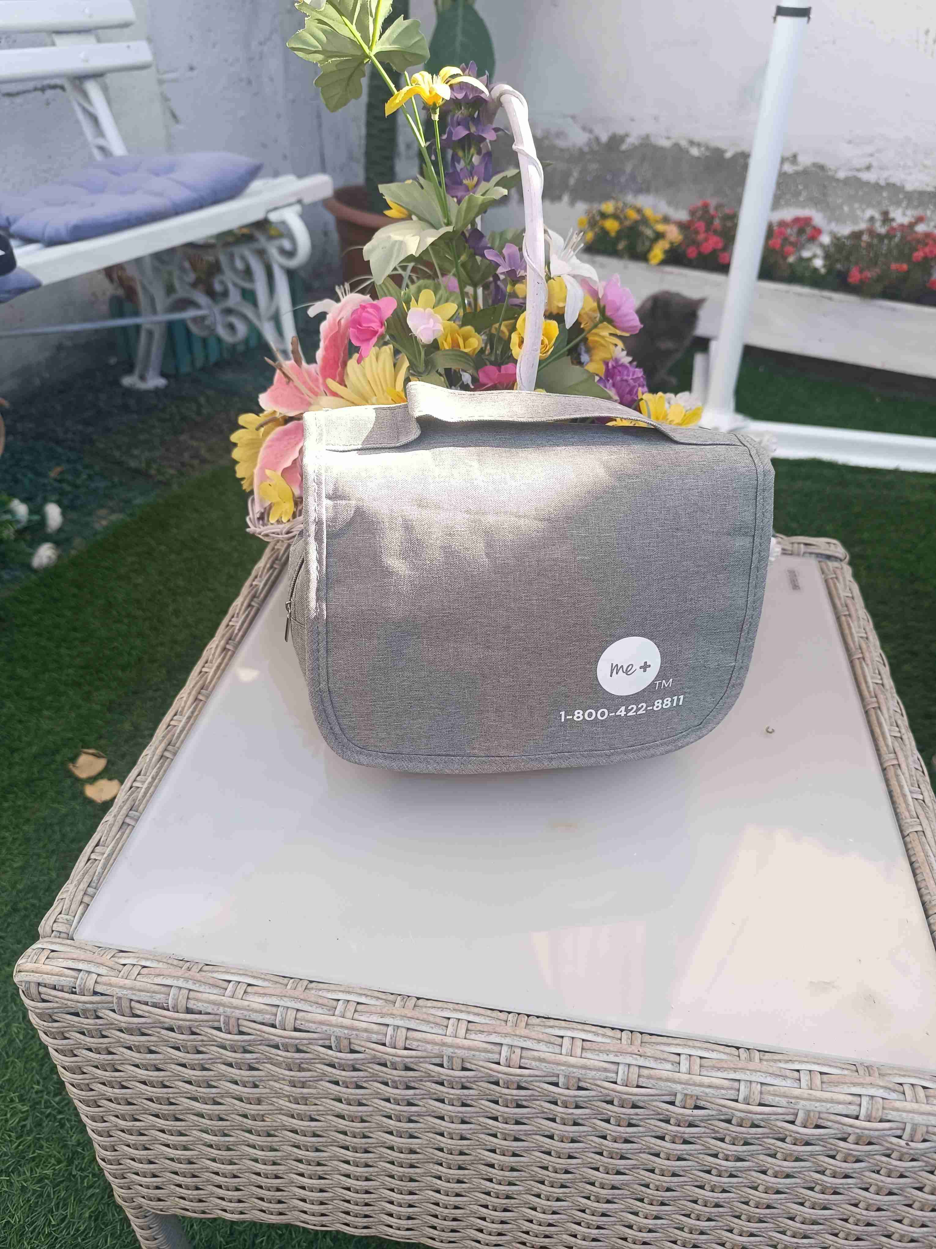 Neceser gris de viaje - miniatura 1