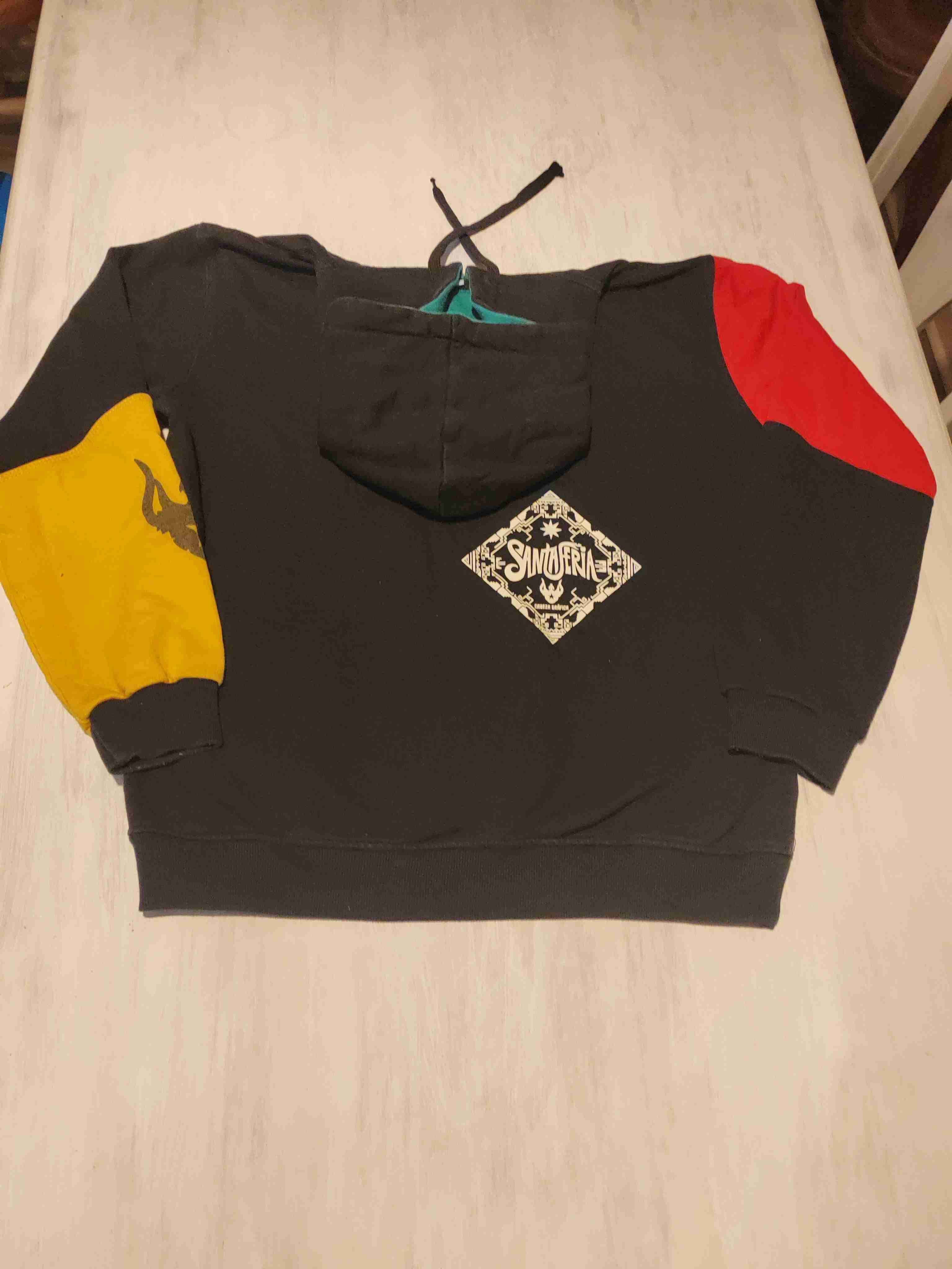 Polerón con capucha estampado colorido - 2