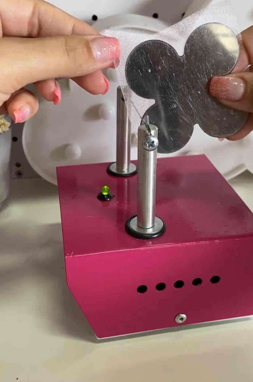 Máquina cortadora y selladora de telas - 2