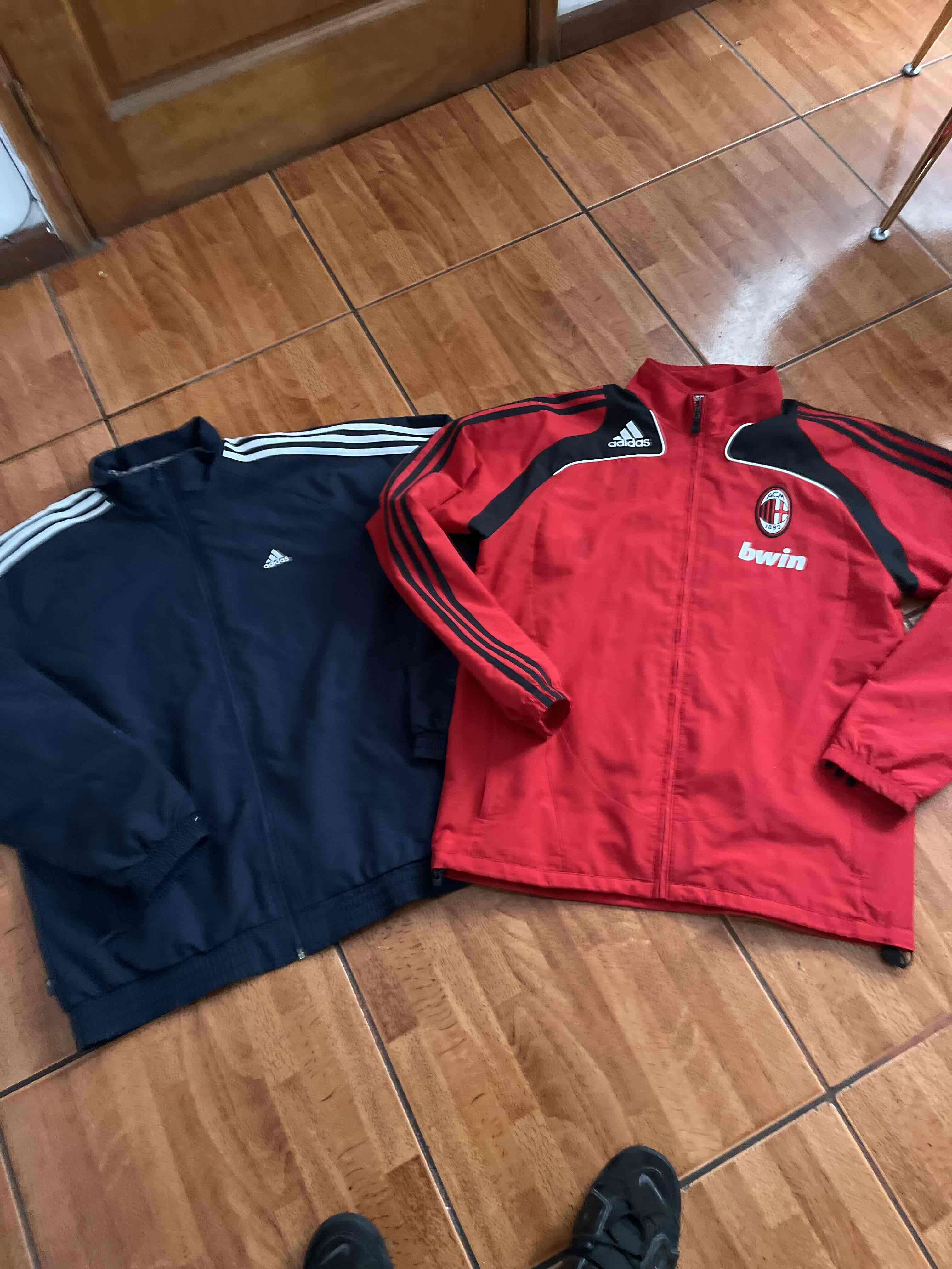 Chaqueta deportiva roja Adidas - miniatura 2