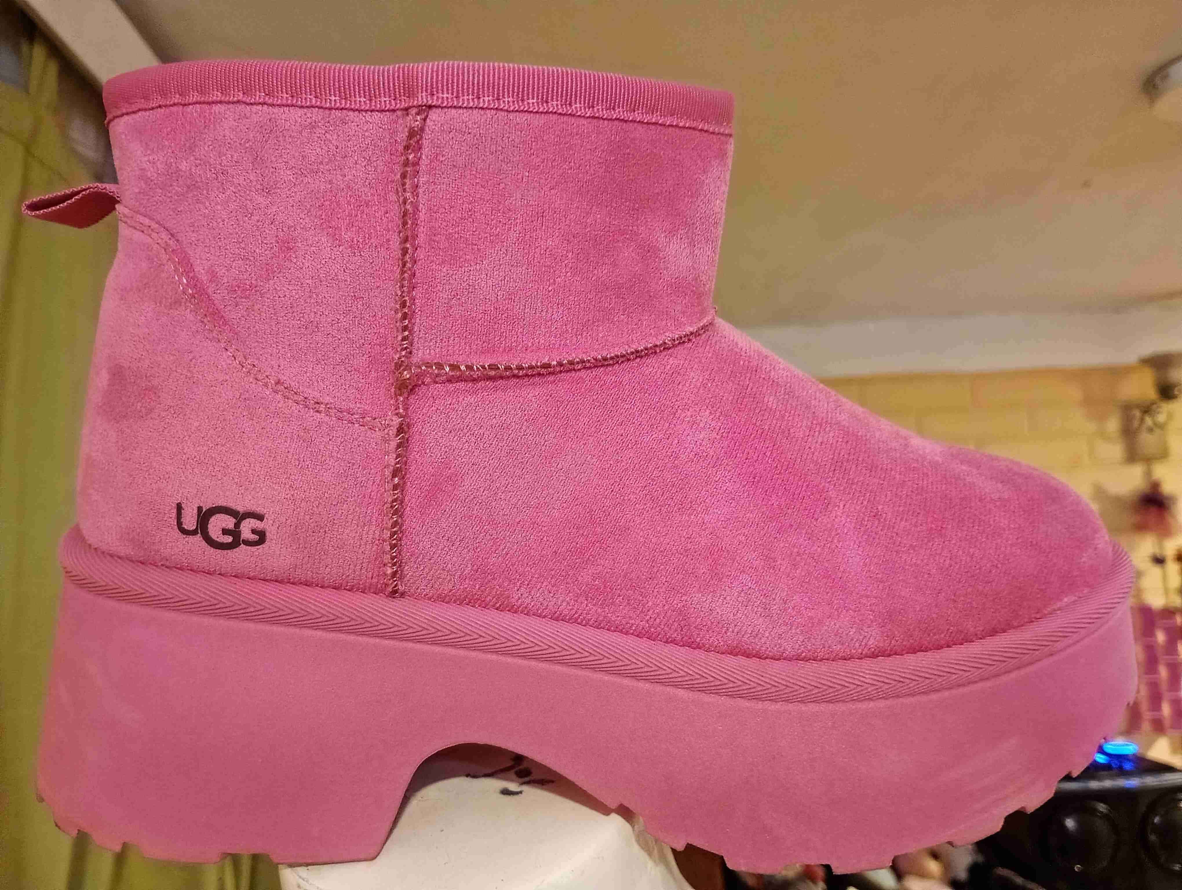 Botas UGG Rosadas Cortas - 1