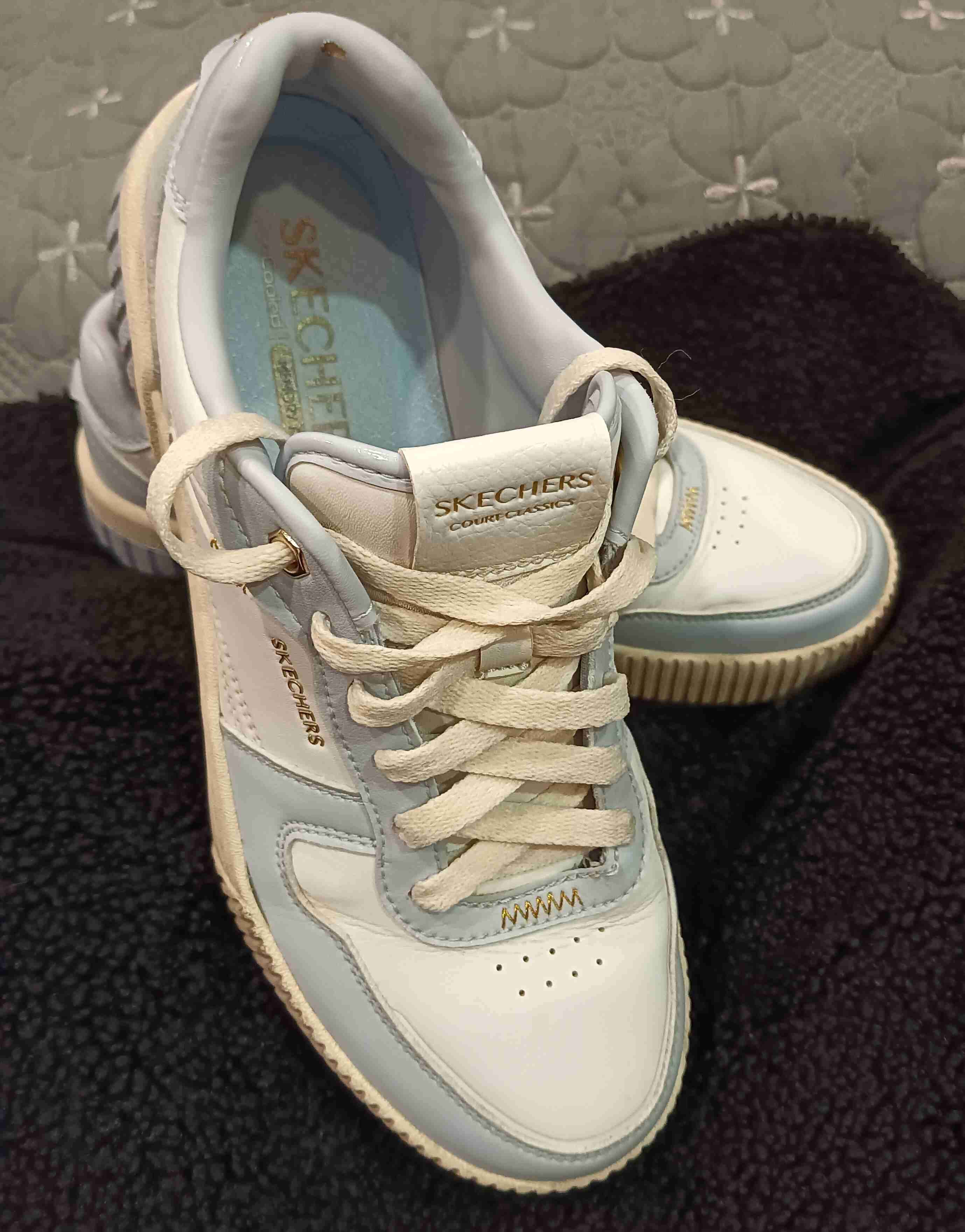 Zapatillas Skechers blancas con celeste - 1