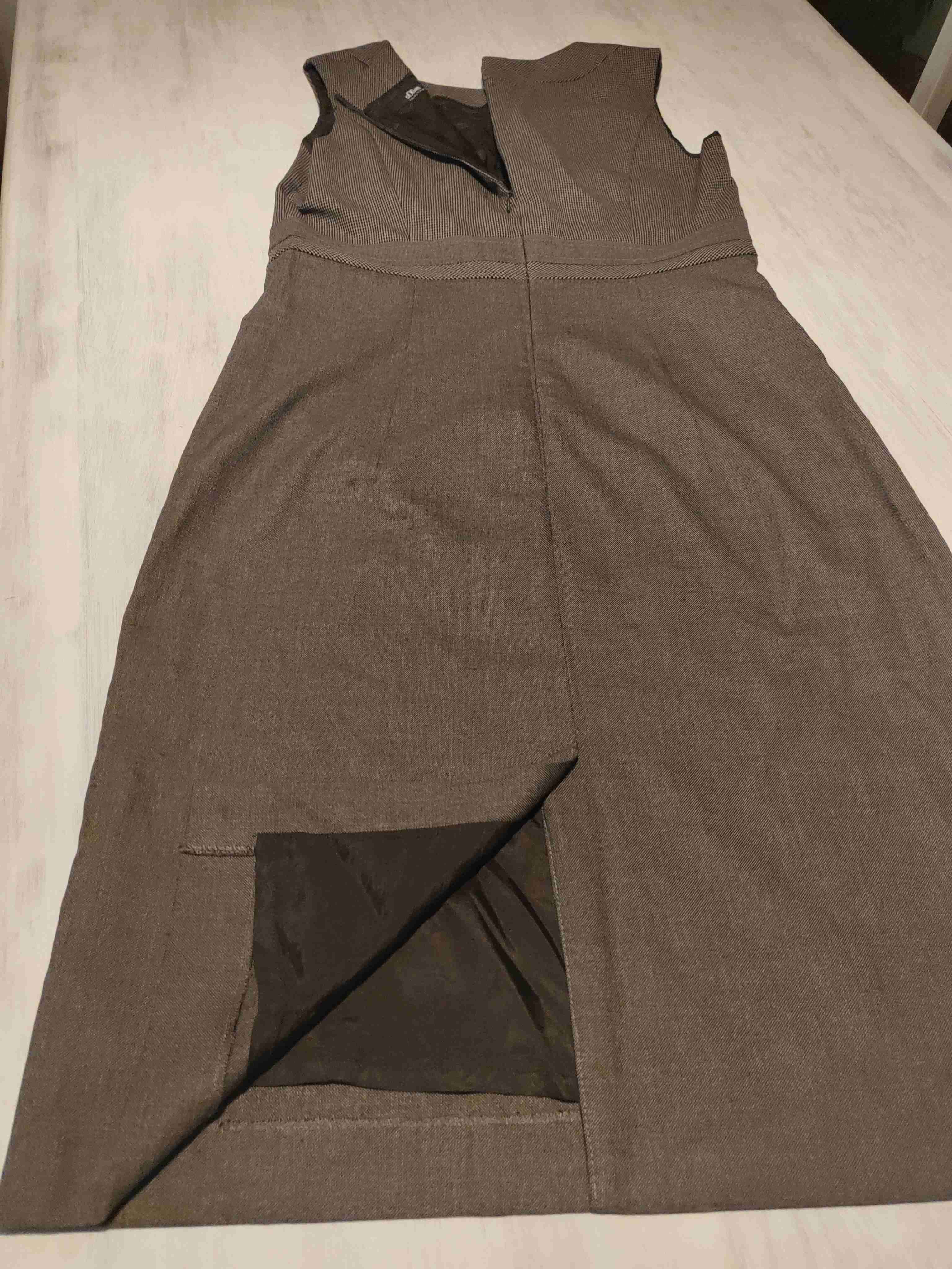 Vestido de color café elegante - miniatura 4