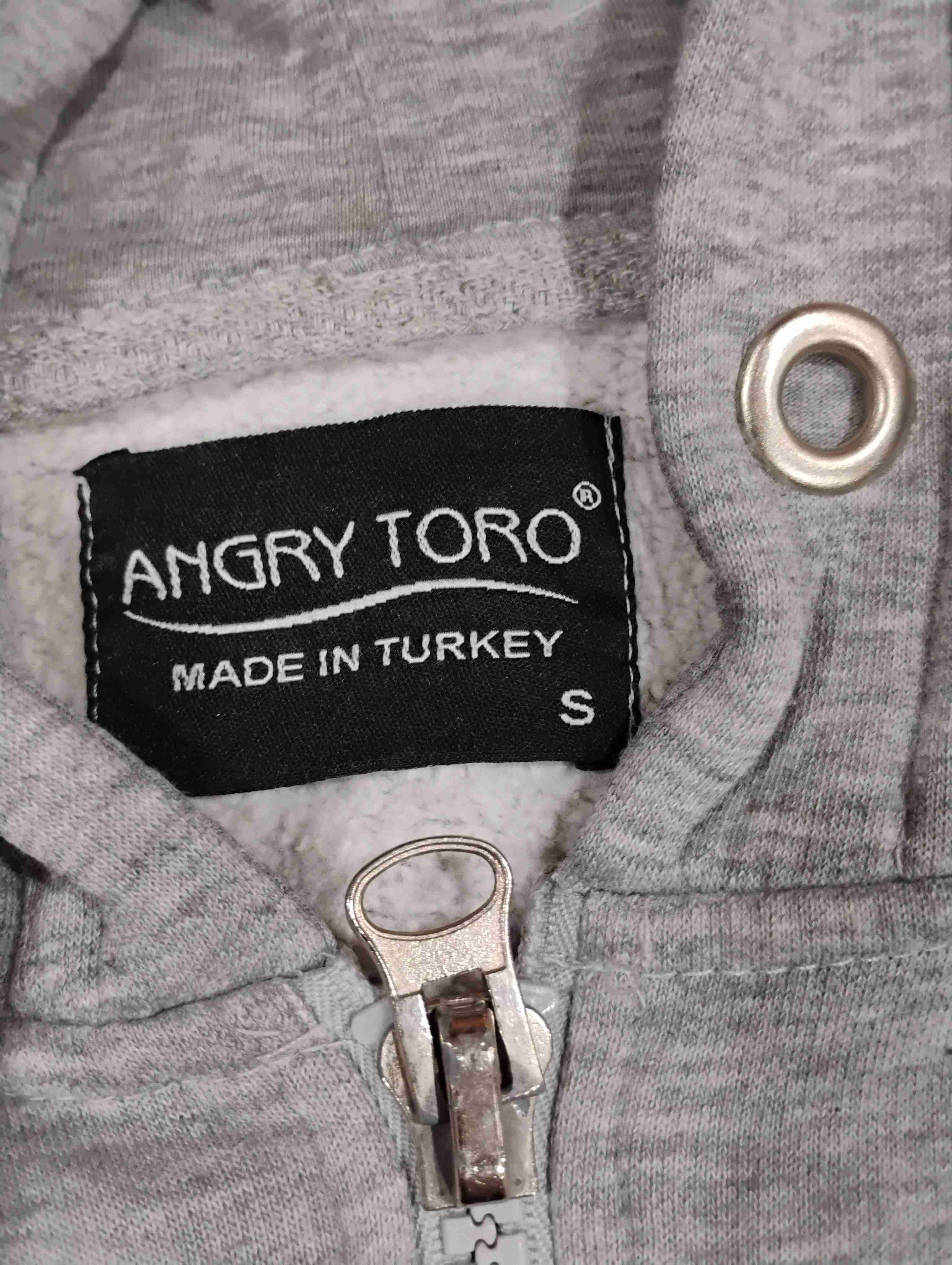 Polerón gris con capucha - miniatura 2