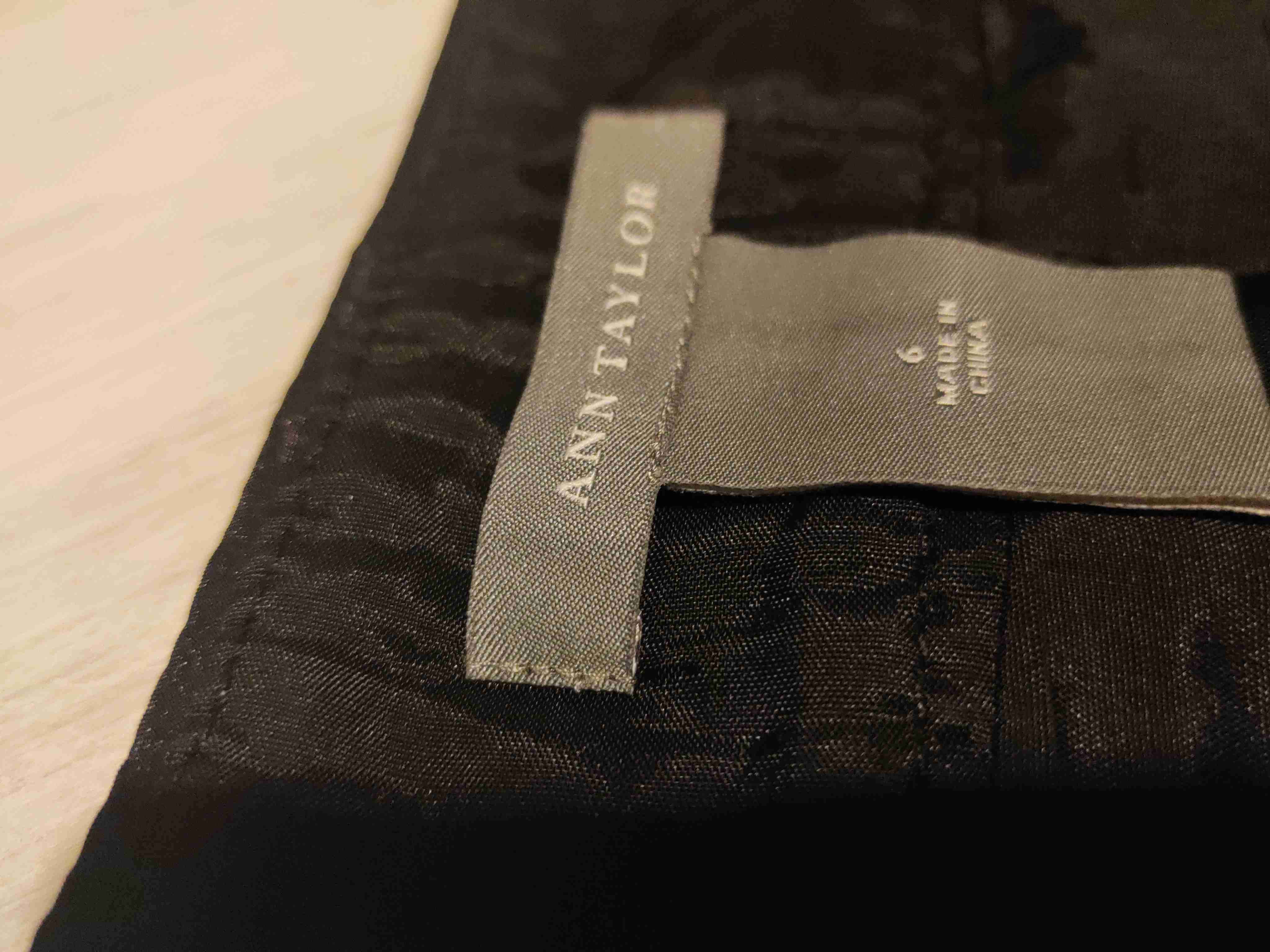 Falda corta con patrón geométrico - 3