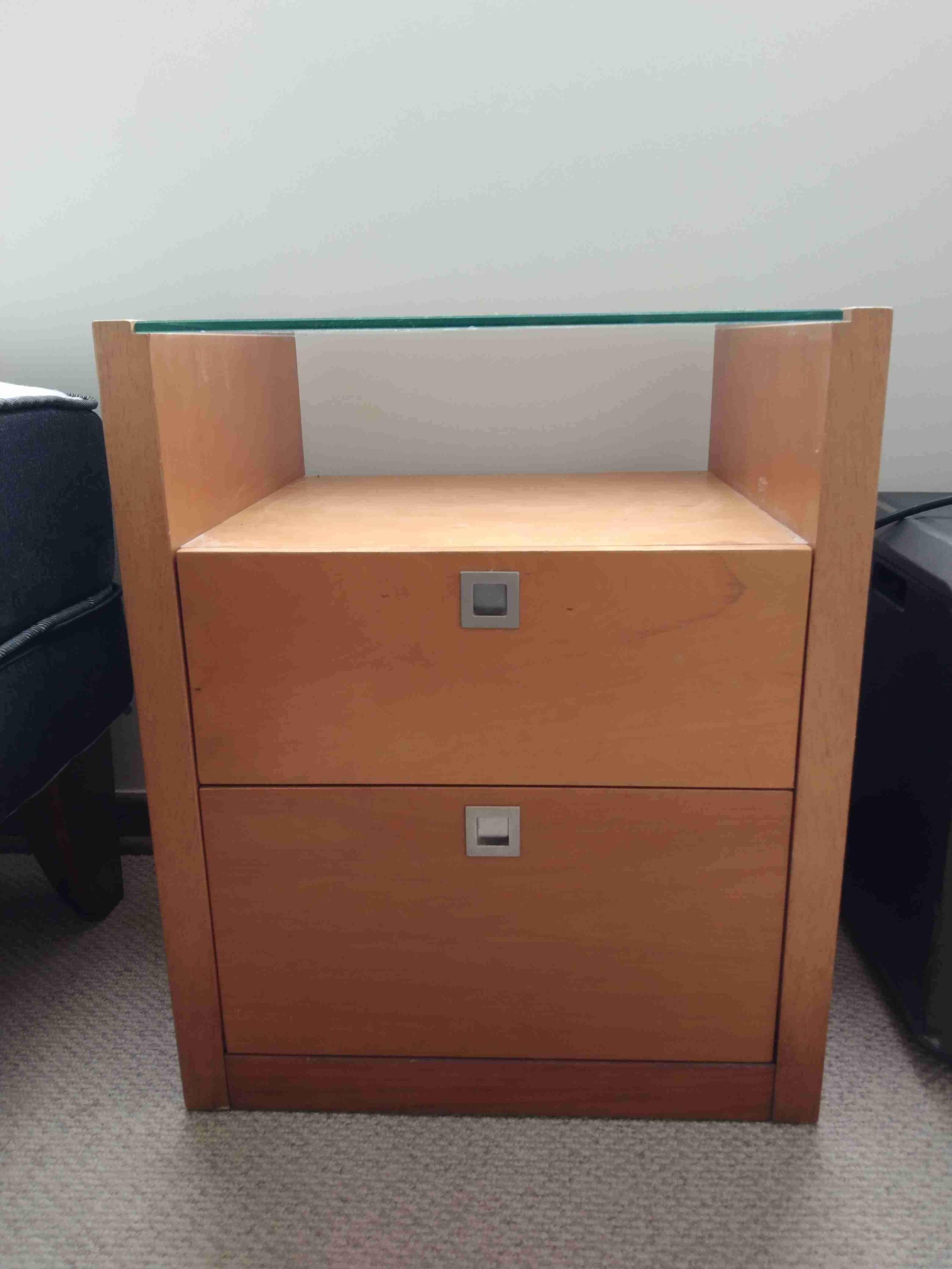 Velador de madera con vidrio