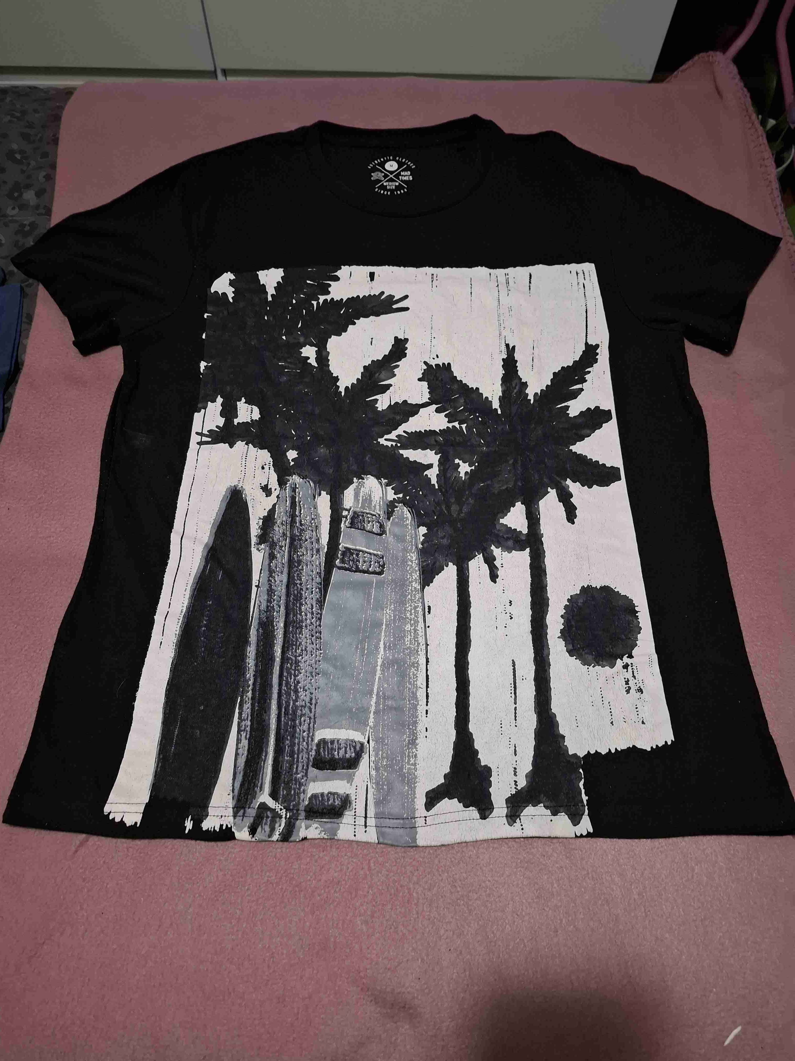 Polera negra con estampado de palmeras - miniatura 1