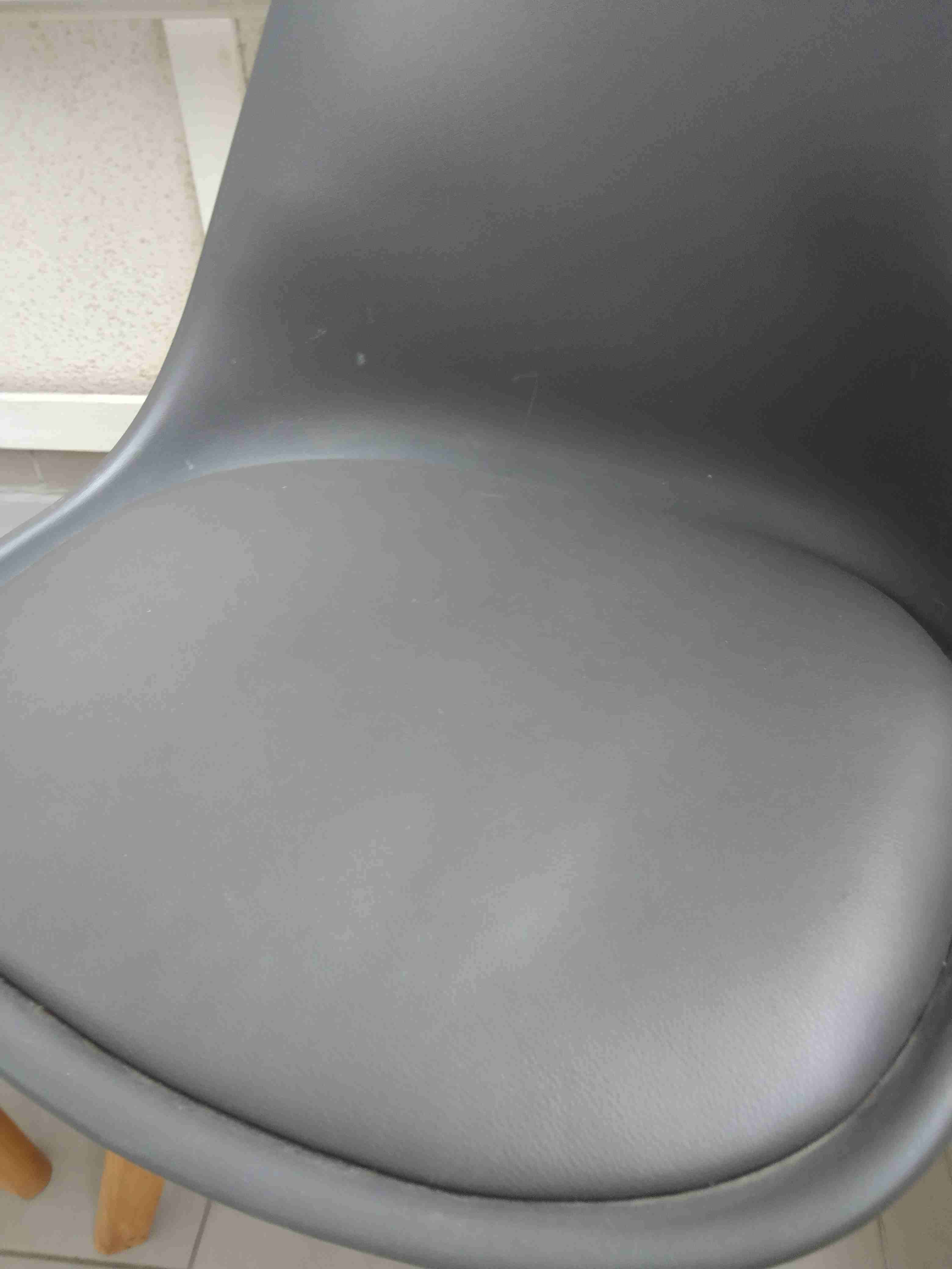 Juego de Sillas modernas gris con patas de madera - 2