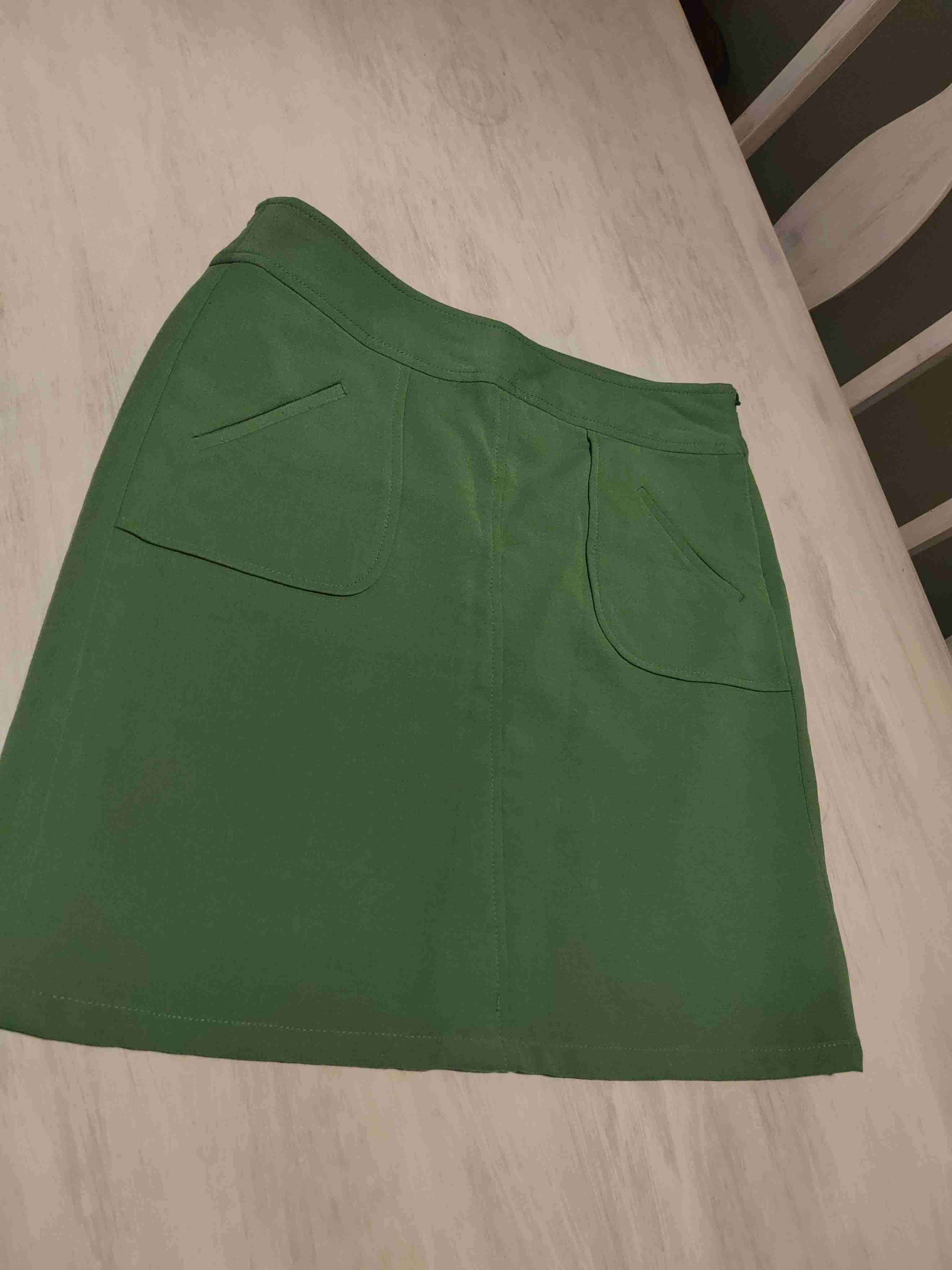 Falda verde con bolsillos - miniatura 1