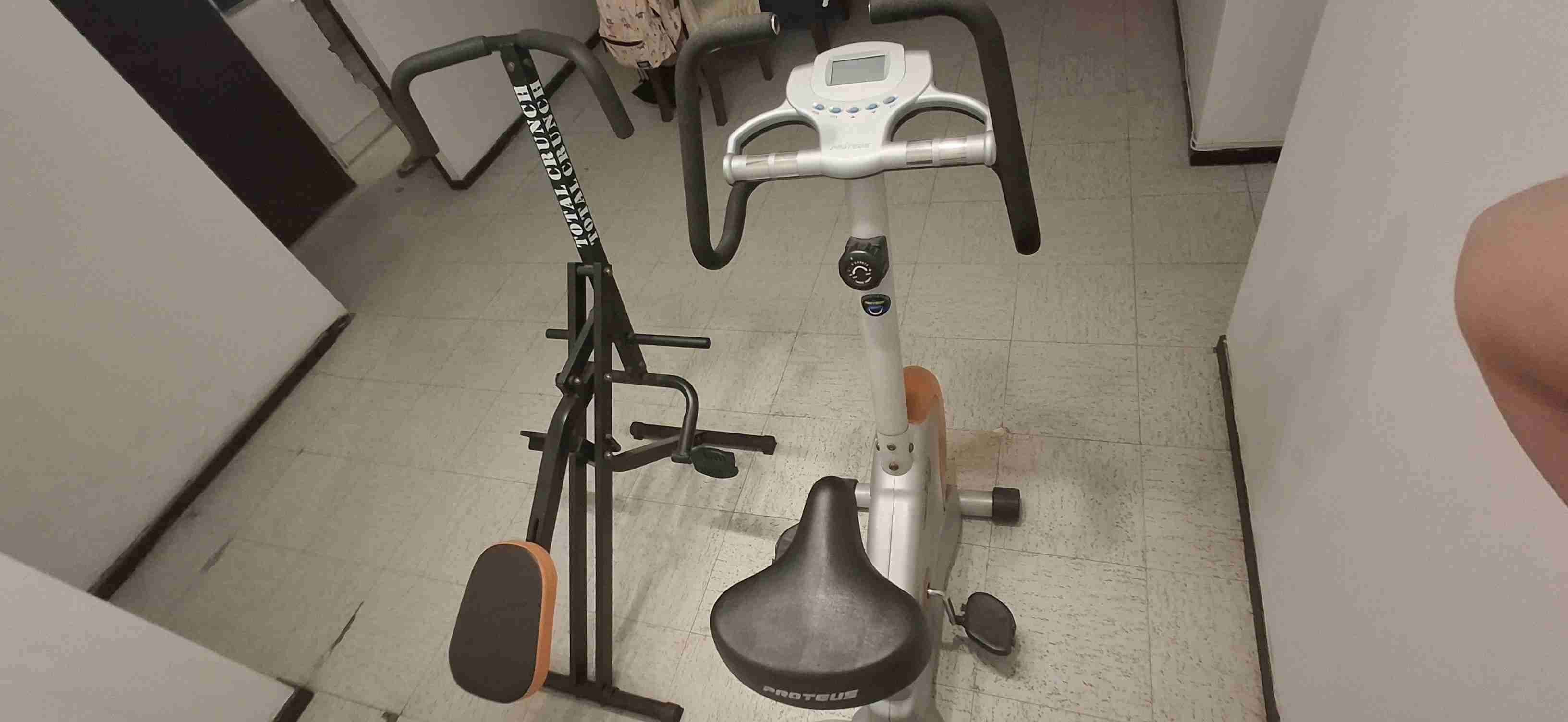 Bicicleta estática Proteus y Total Crunch - 1