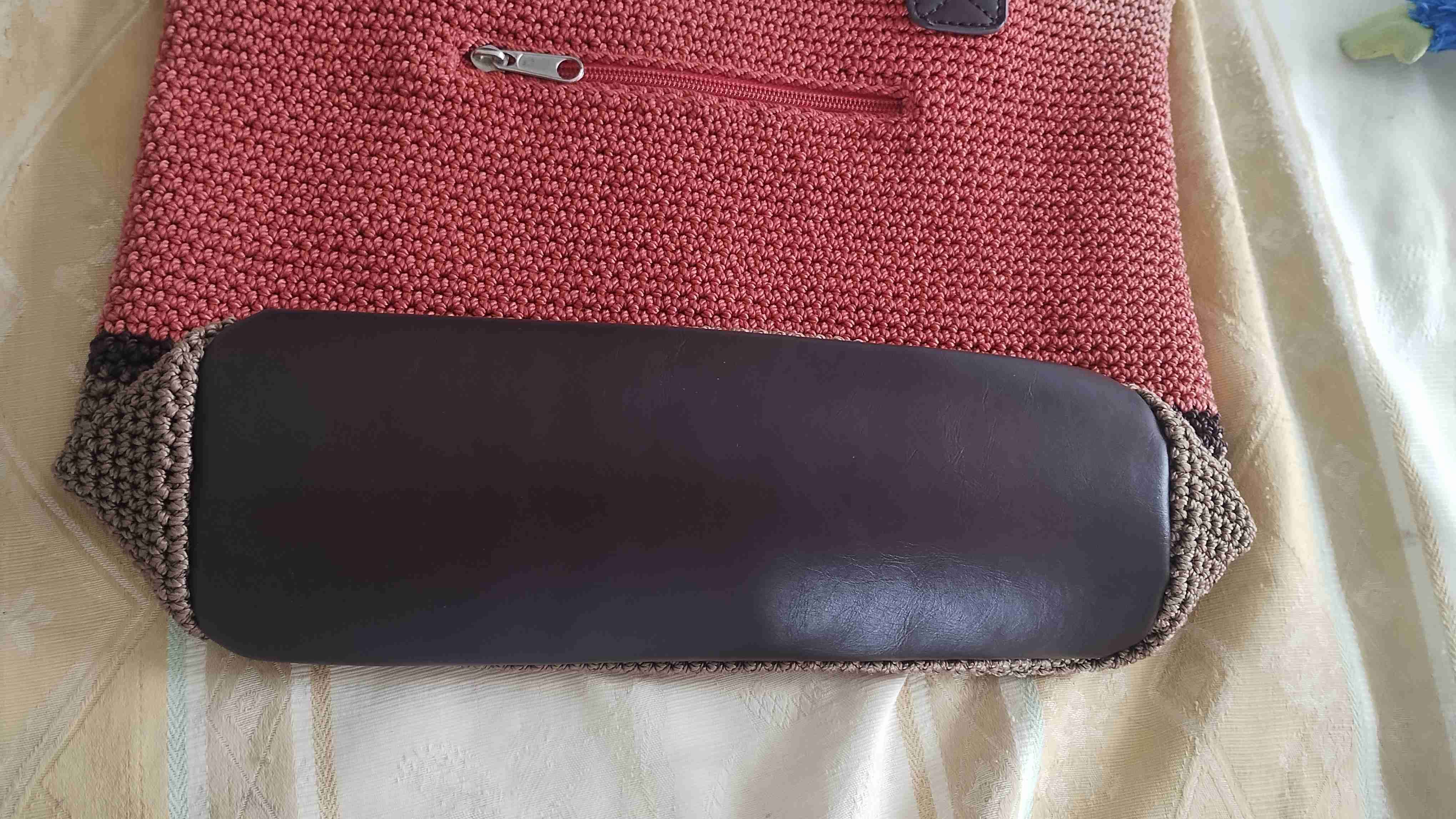 Cartera tejida color burdeos - miniatura 3