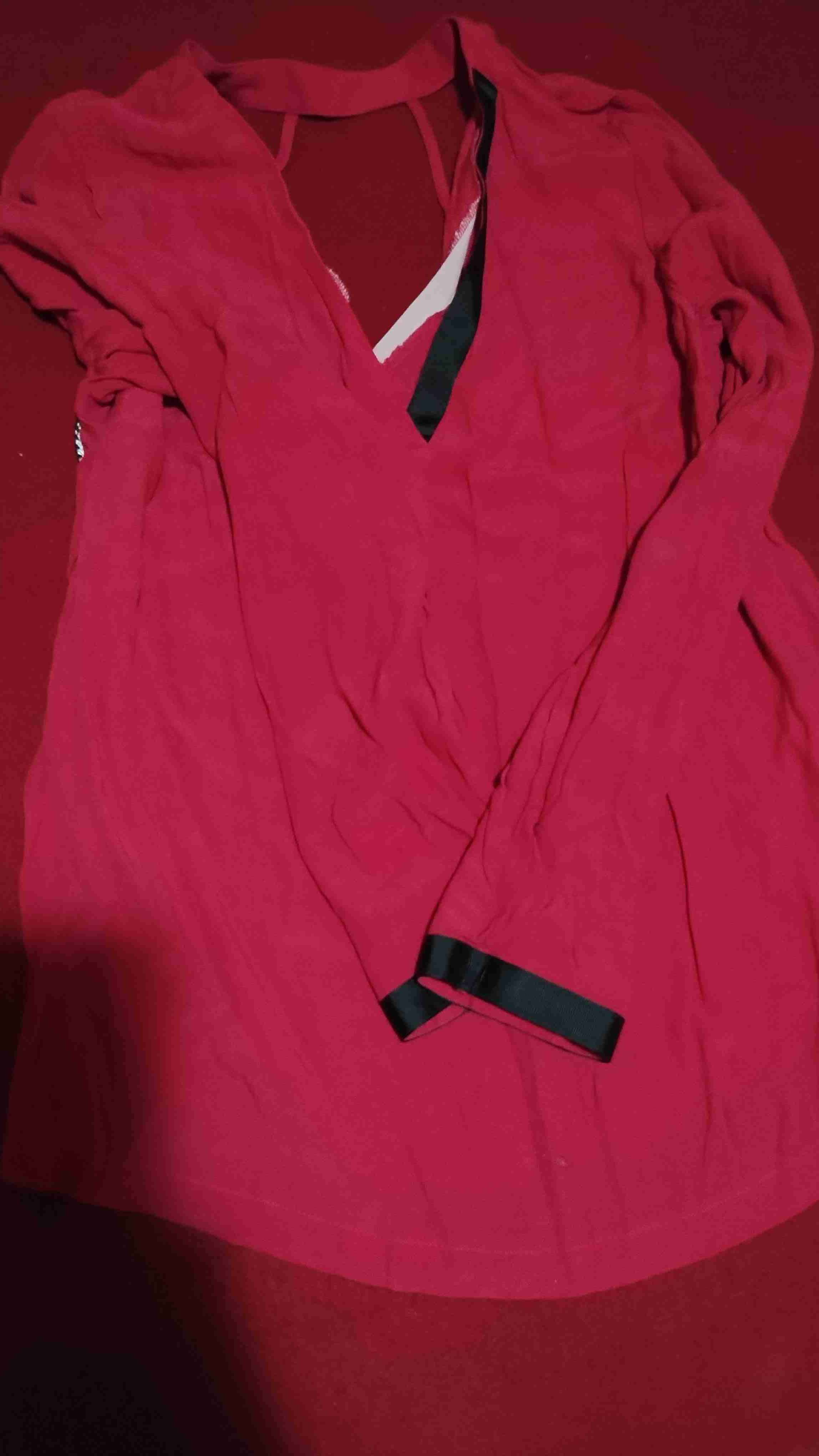 Blusa rojo con escote V - miniatura 1