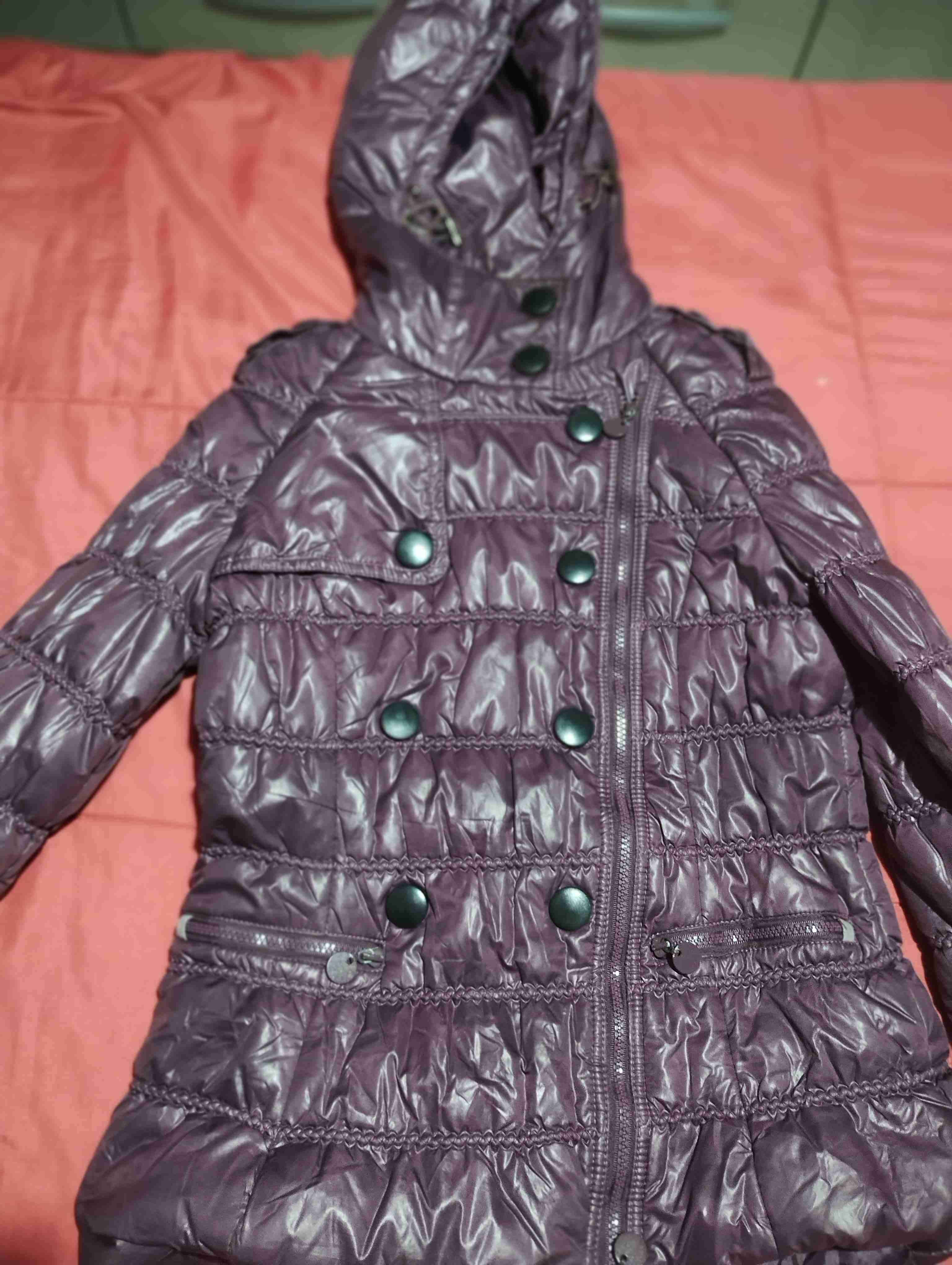 Chaqueta acolchada morada con capucha - miniatura 1