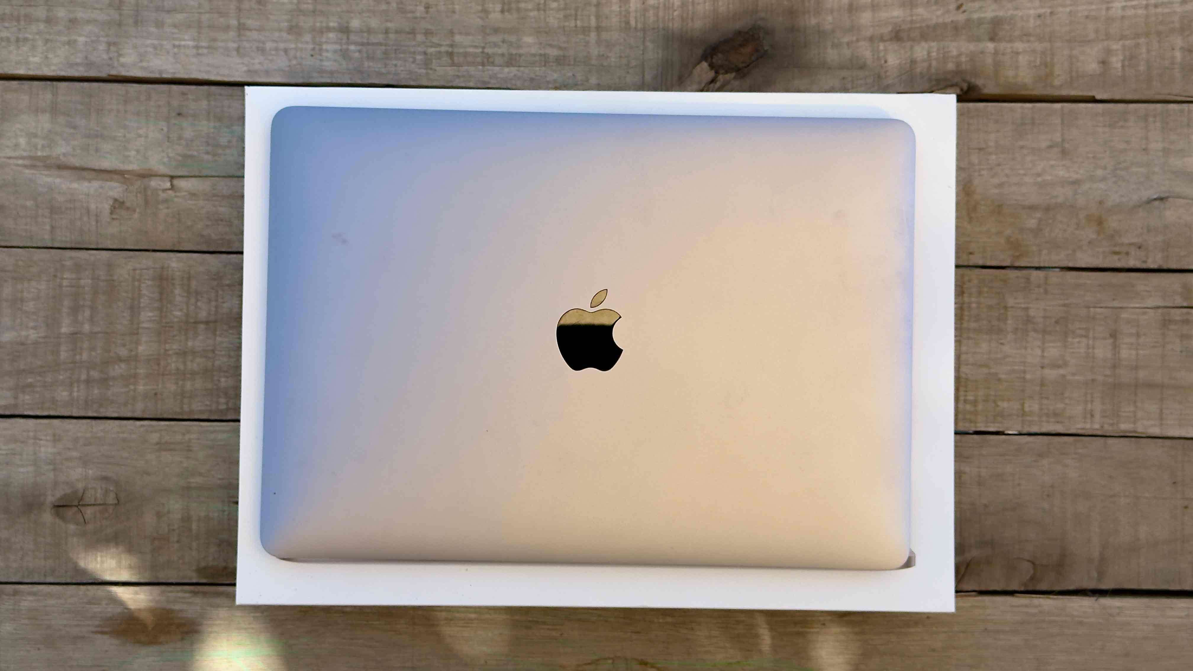 MacBook Pro Touch Bar 13 pulgadas - miniatura 6