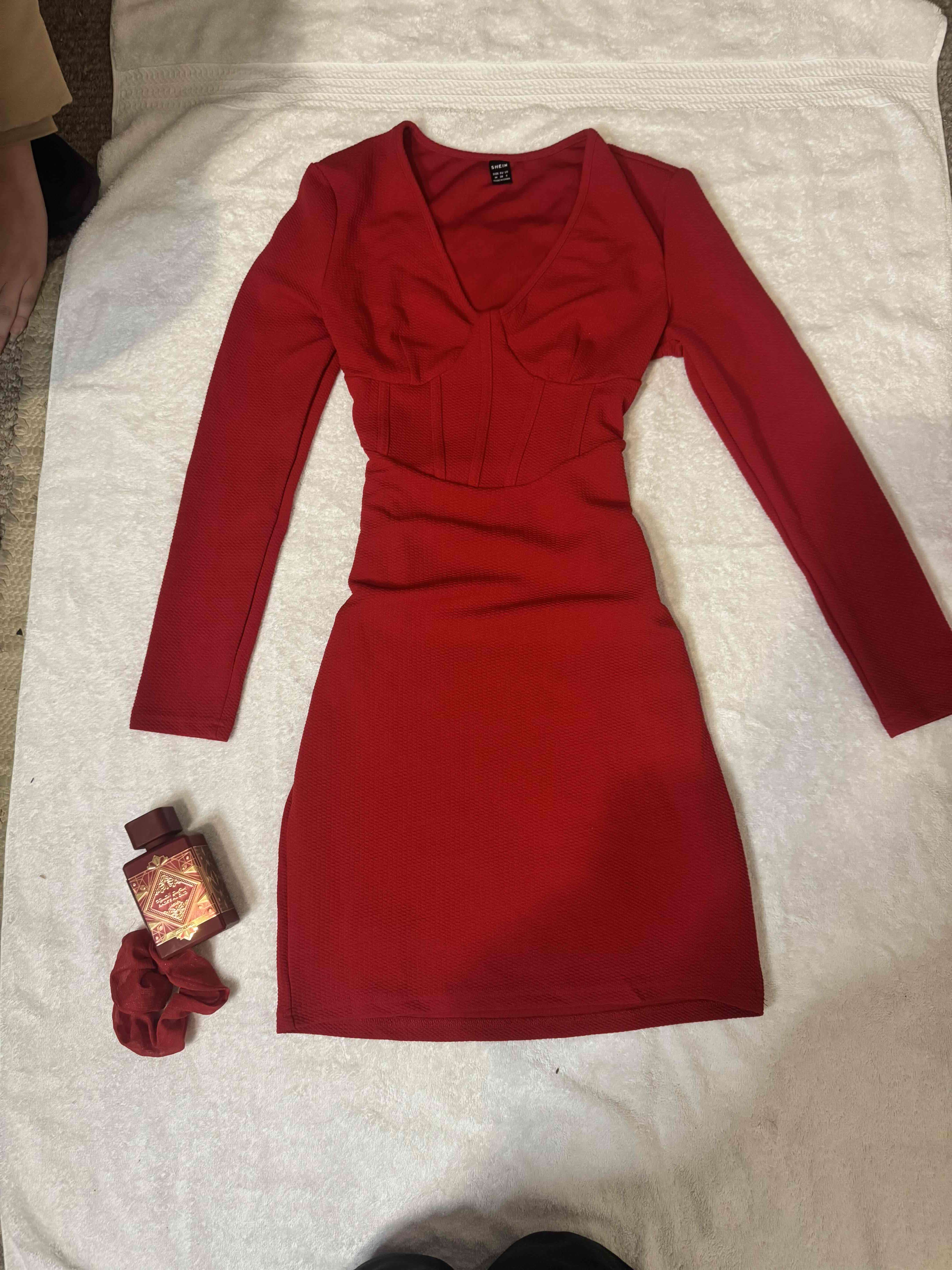 Vestido rojo ajustado manga larga