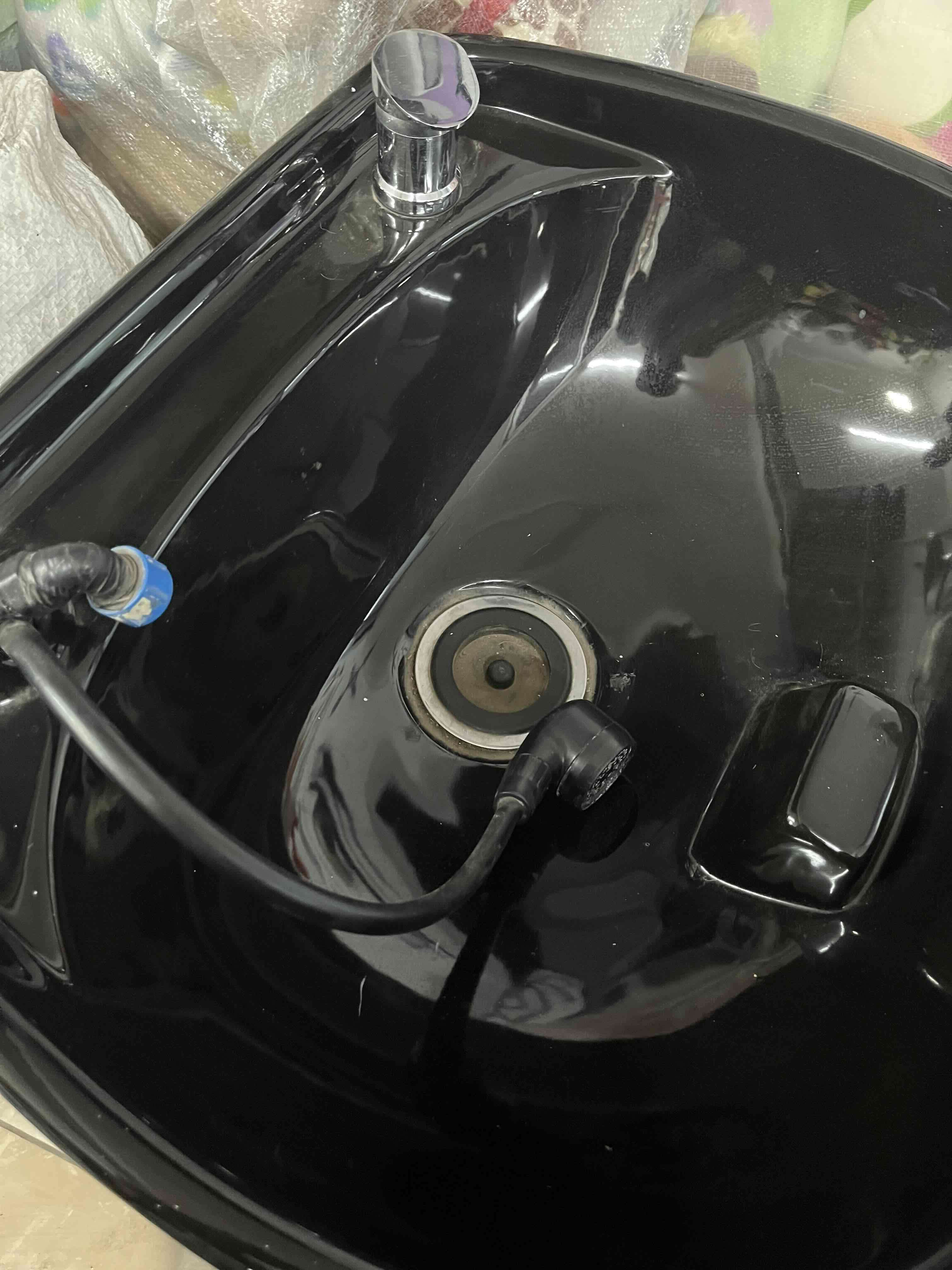 Lava pelo de peluquería negro - miniatura 3