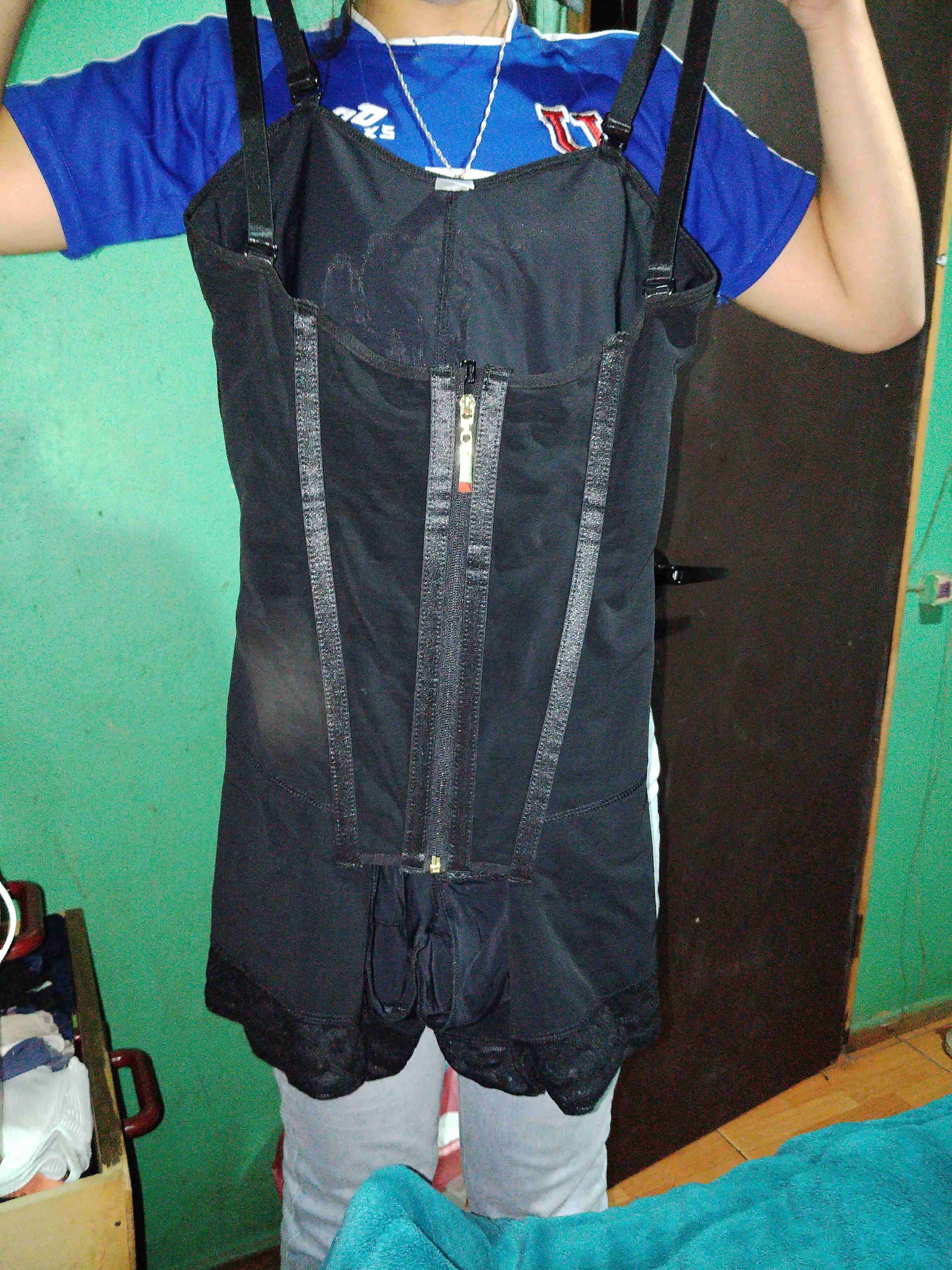 Body modelador negro con encaje y faja cafe - 2