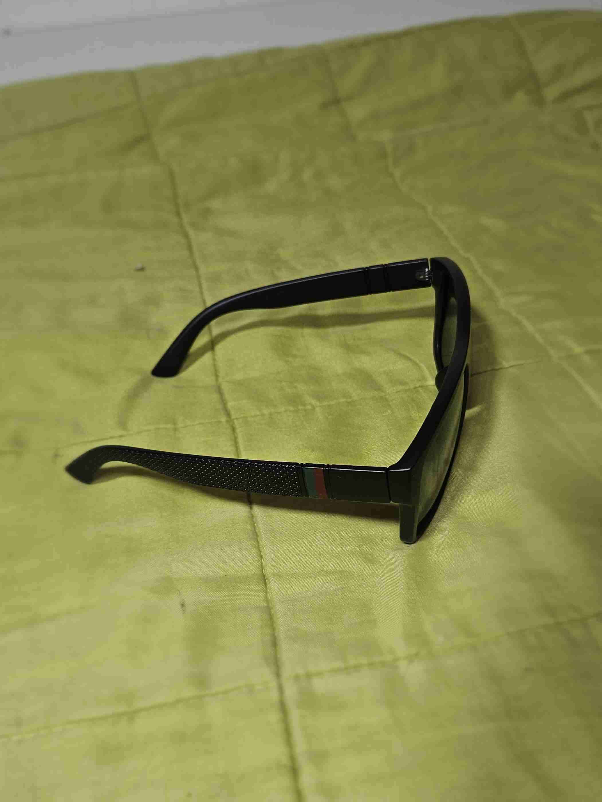 Gafas de sol negras unisex - miniatura 2