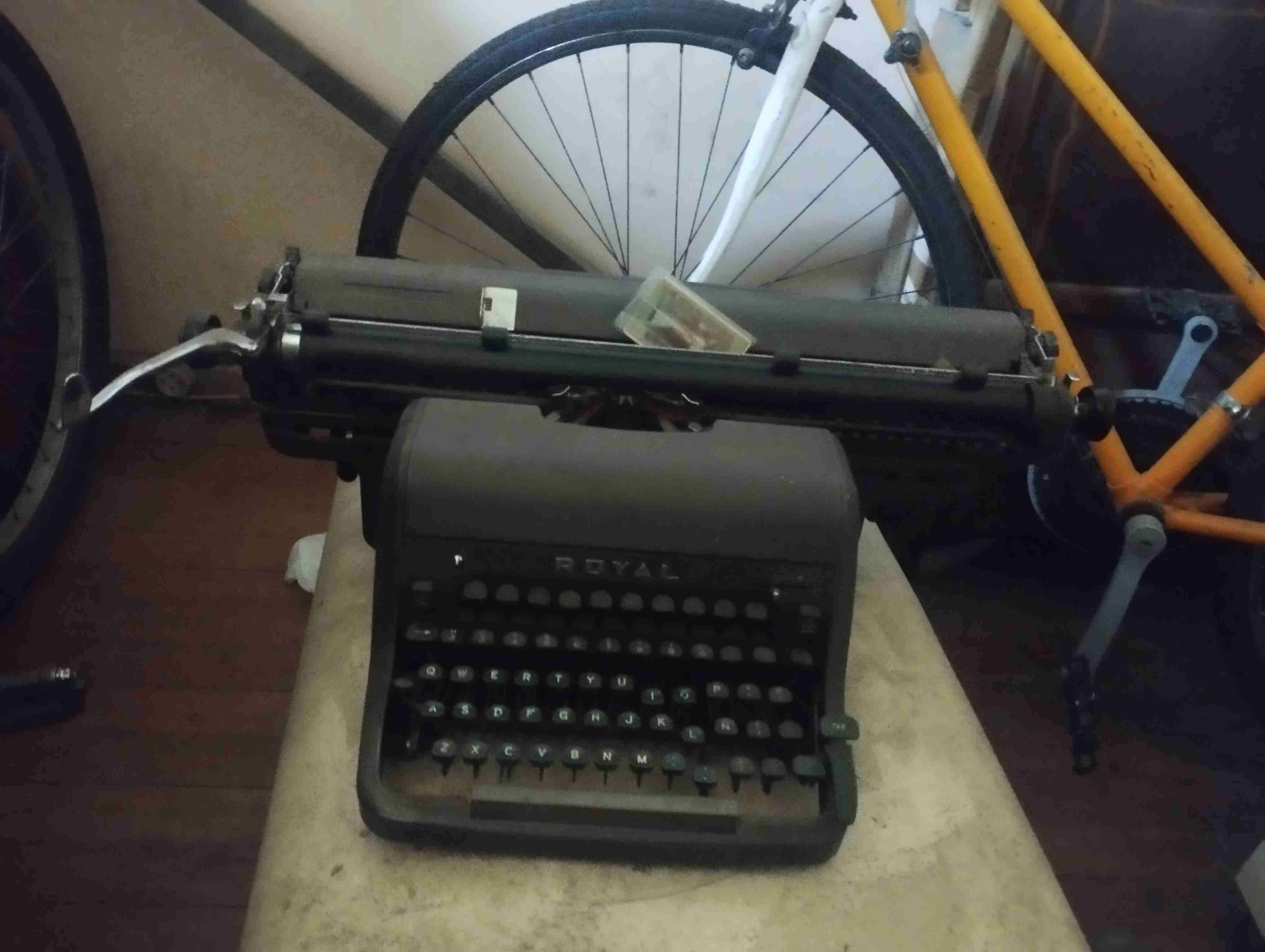 Máquina de escribir Royal vintage - 2