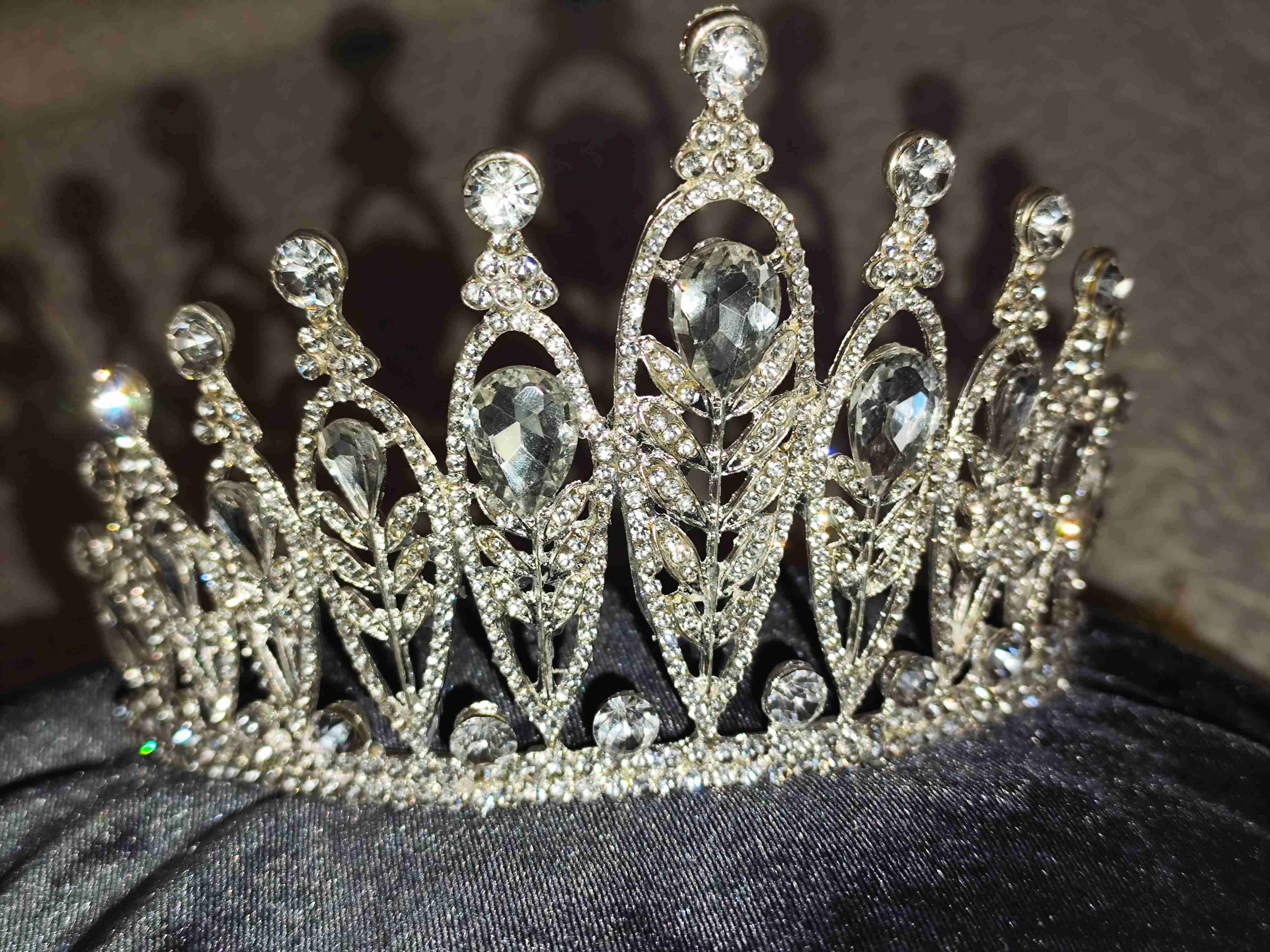 Tiarra con cristales brillantes - miniatura 2