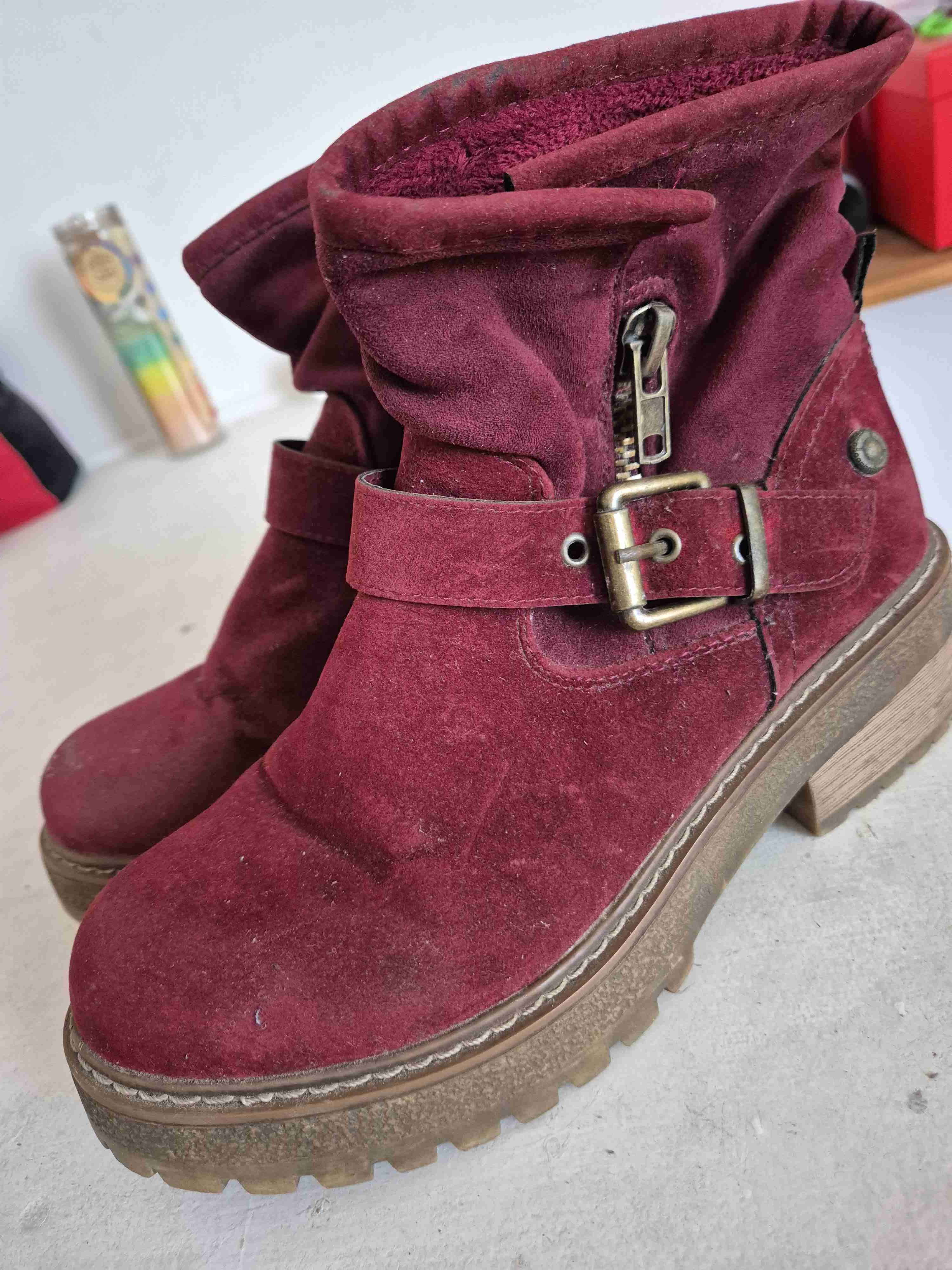 Botines burdeos con hebilla. - 2