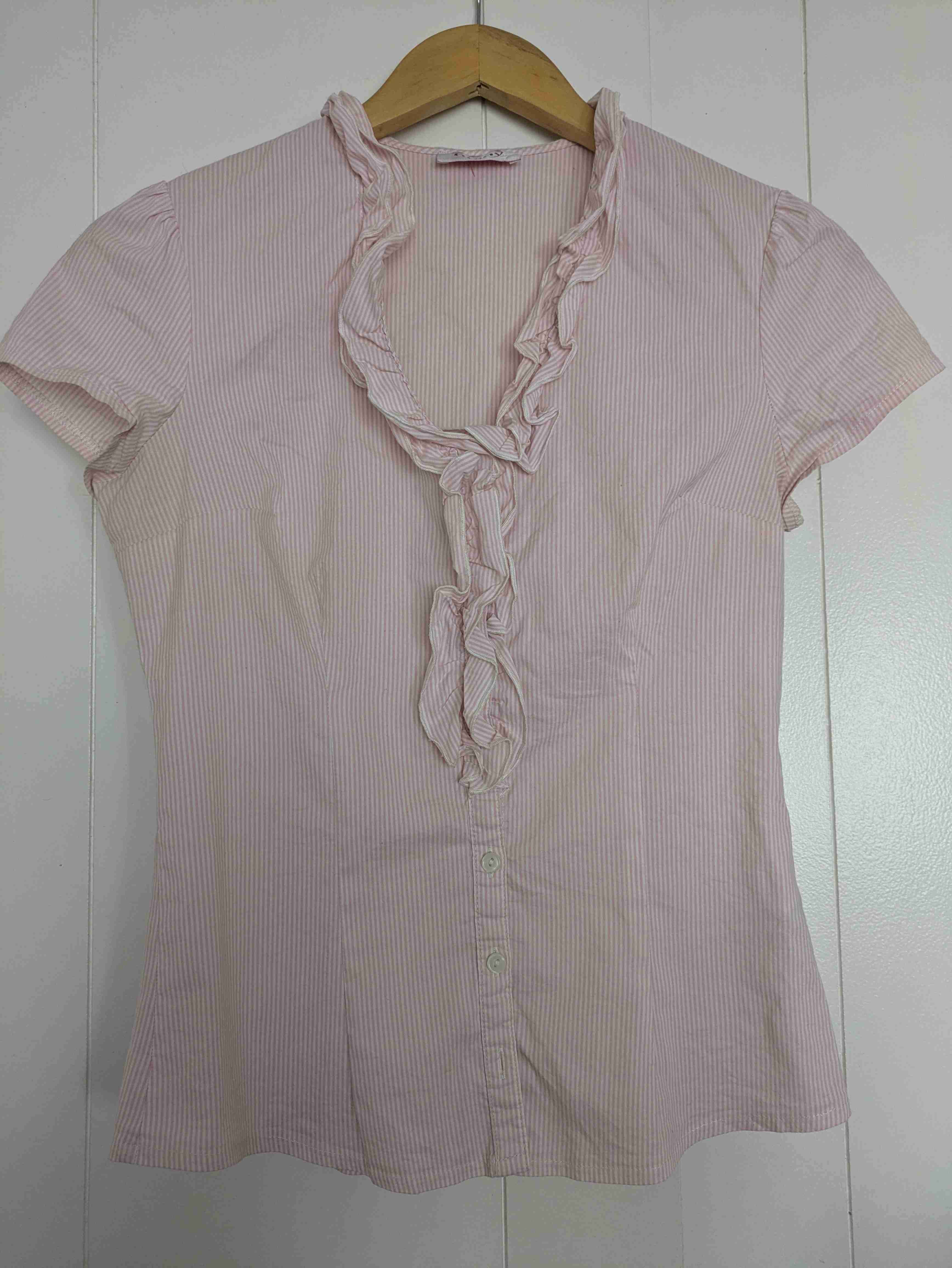 Blusa rayada rosa con volantes - 1