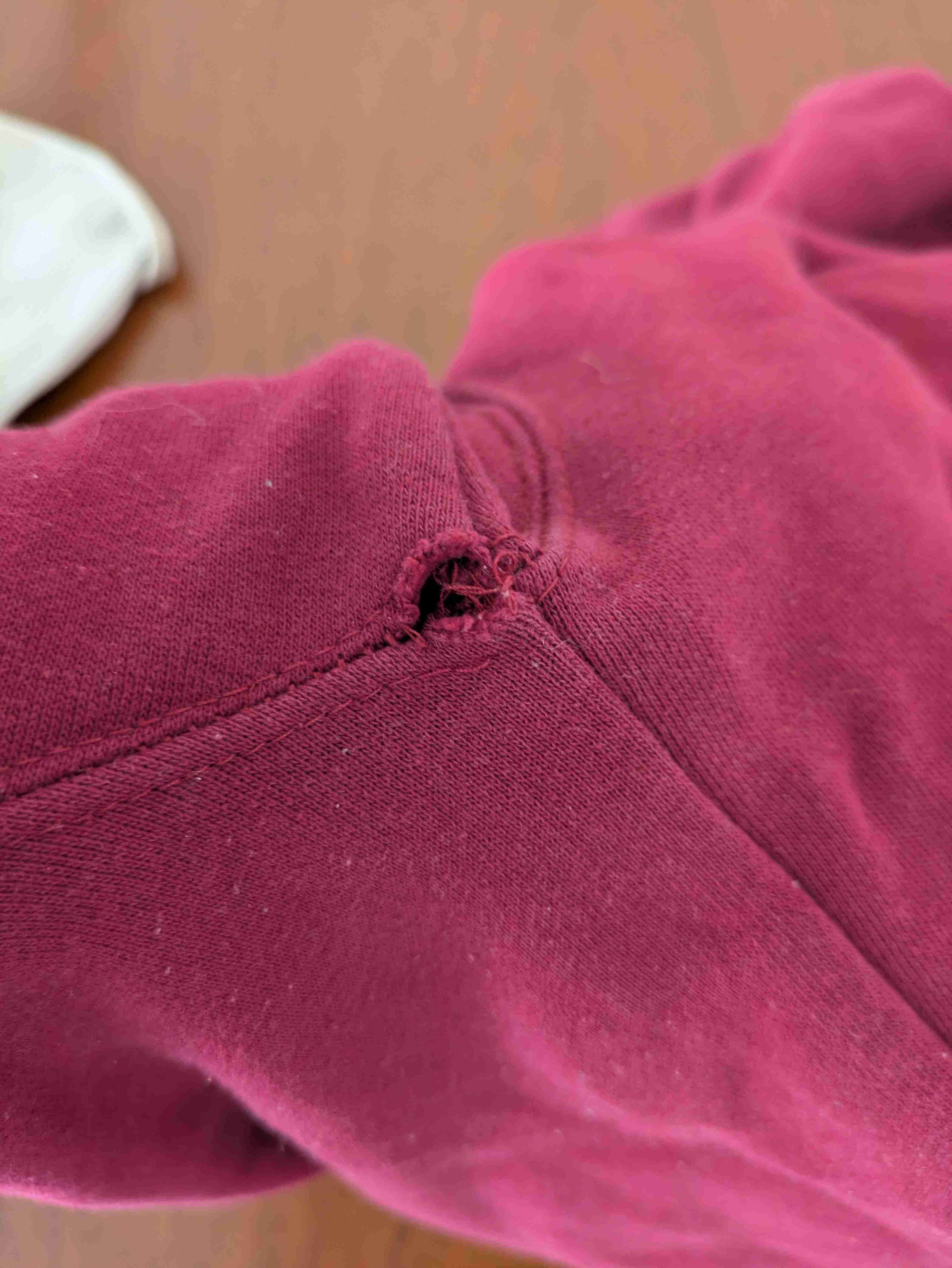 Polerón burdeo con capucha - miniatura 2