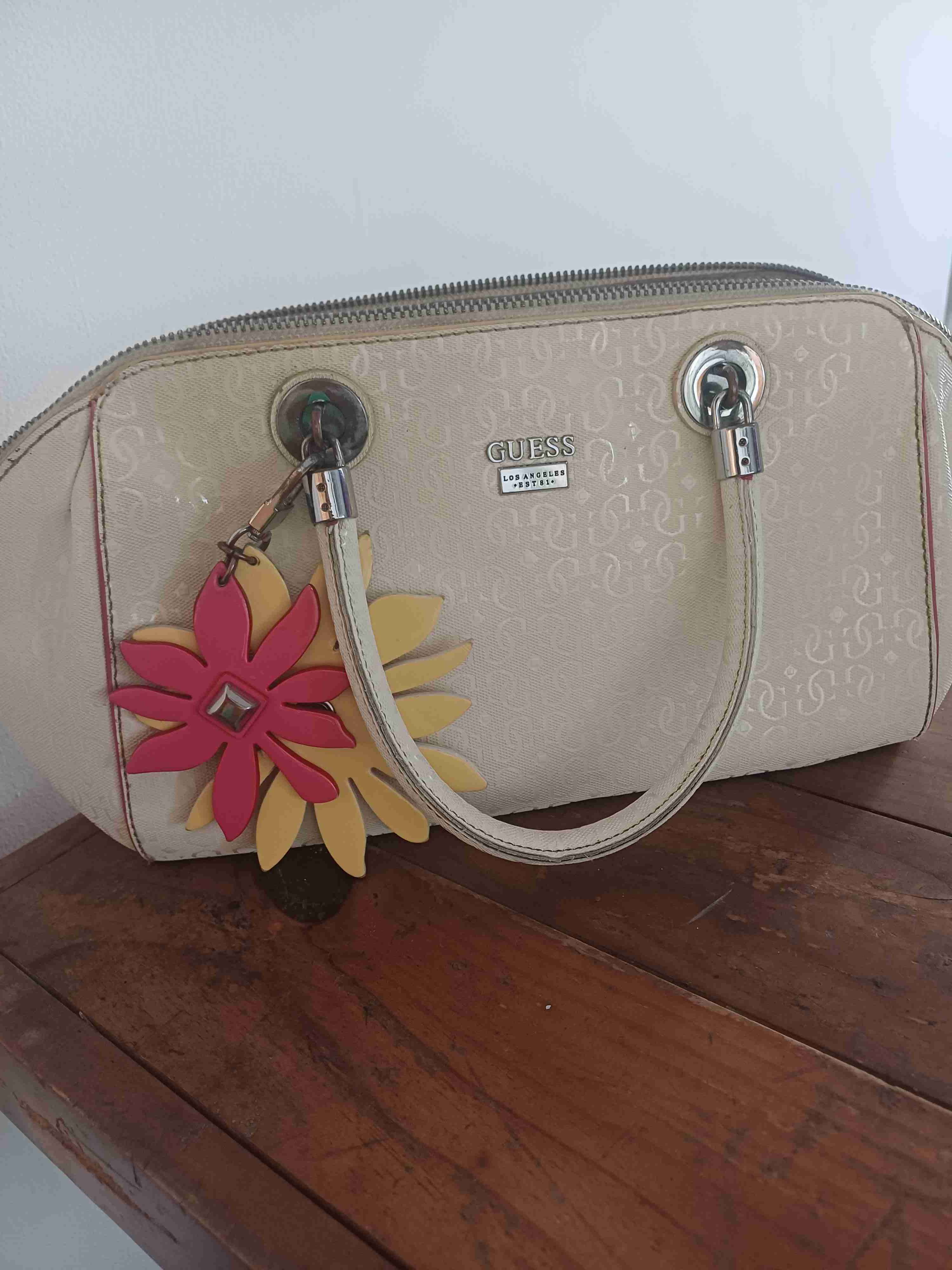 Bolso beige Guess con flores - 1