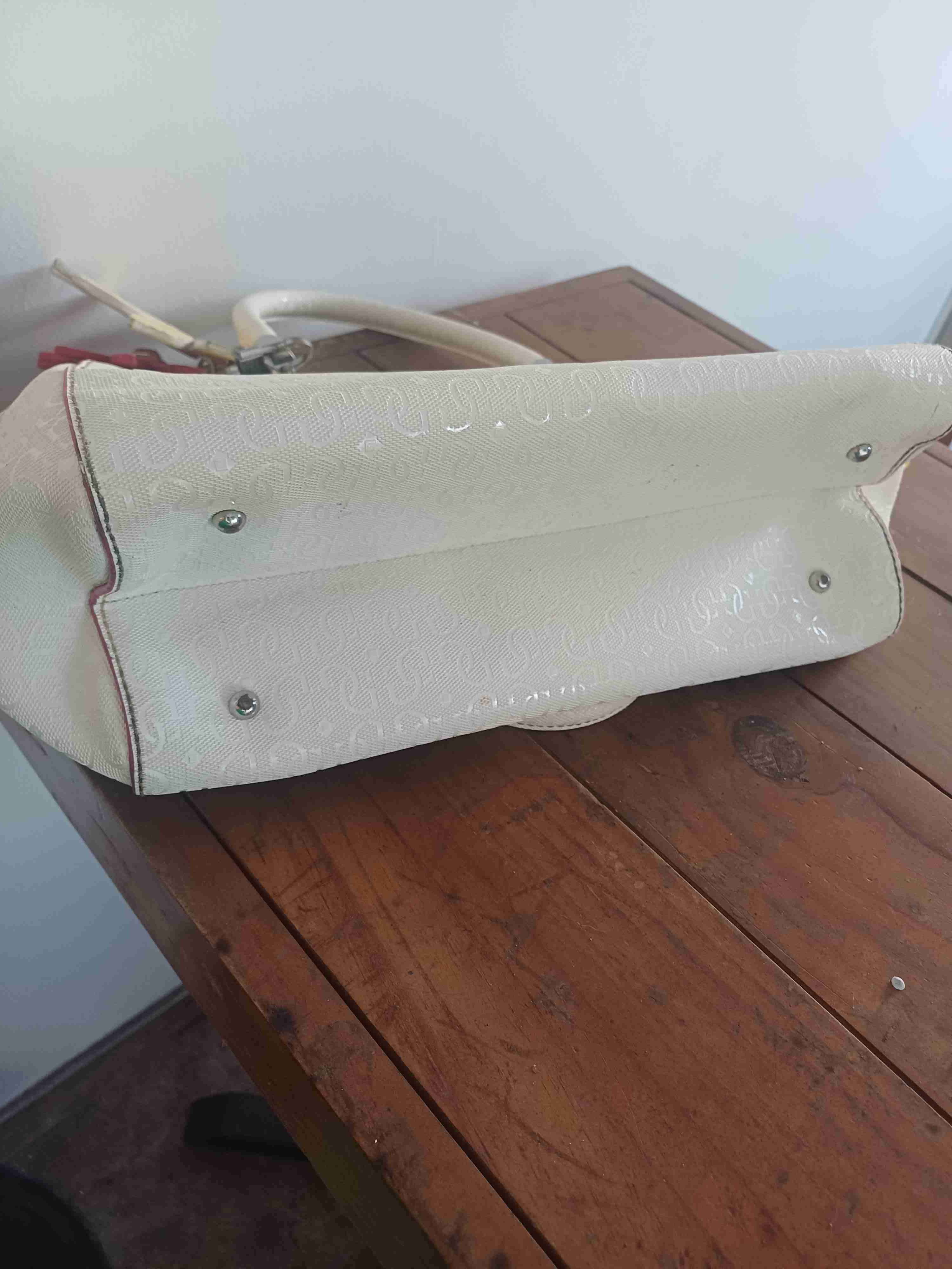 Bolso beige Guess con flores - 5