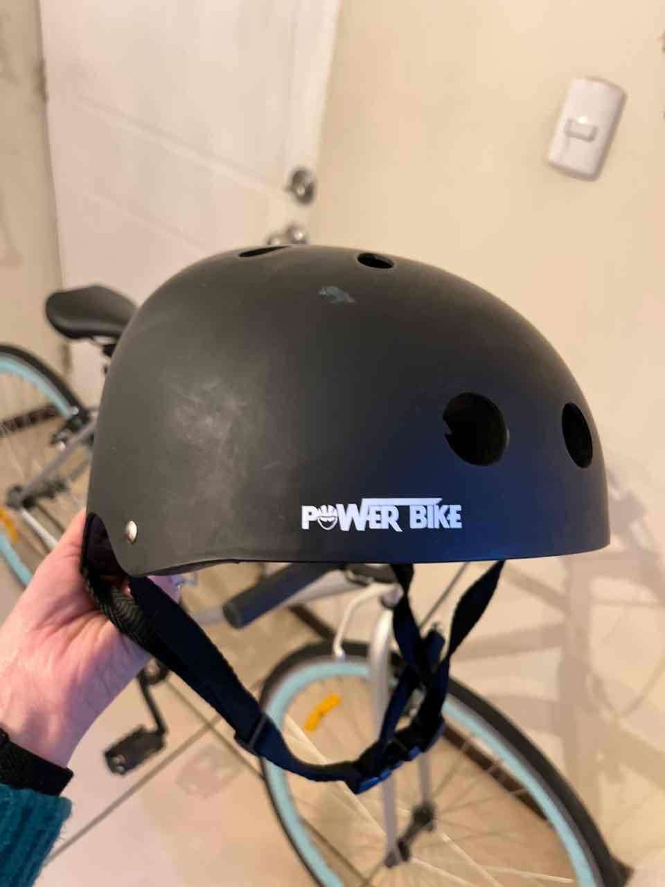 Bicicleta plateada urbana - 6