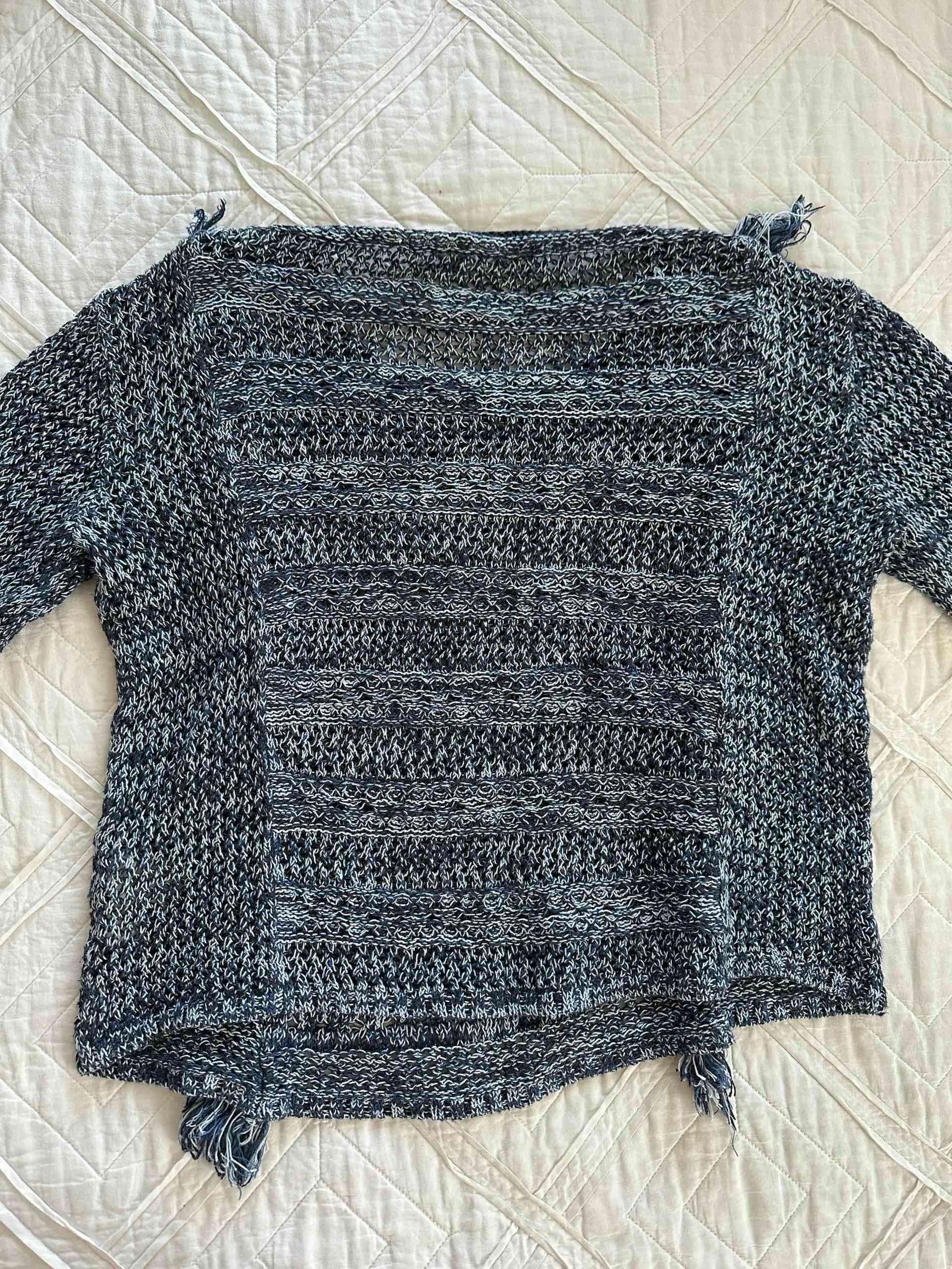 Sweater azul con flecos - miniatura 3