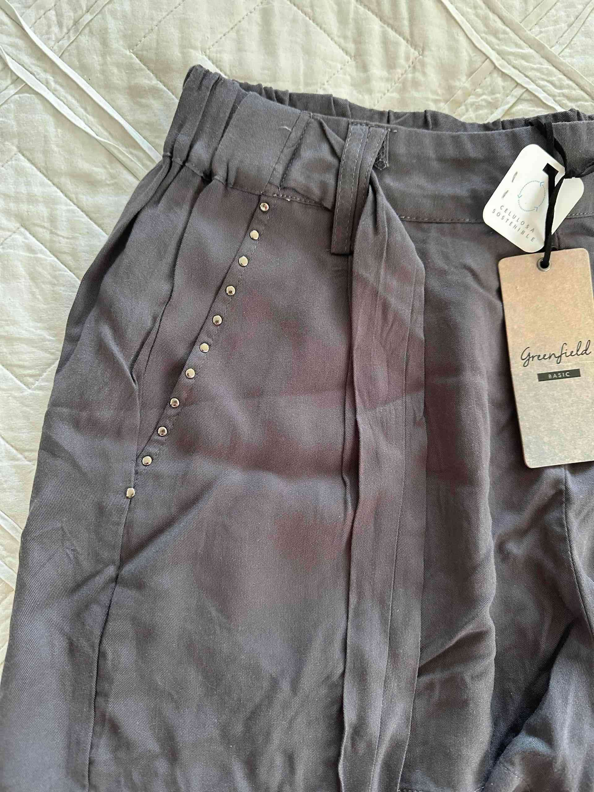 Shorts grises con tachas - miniatura 2