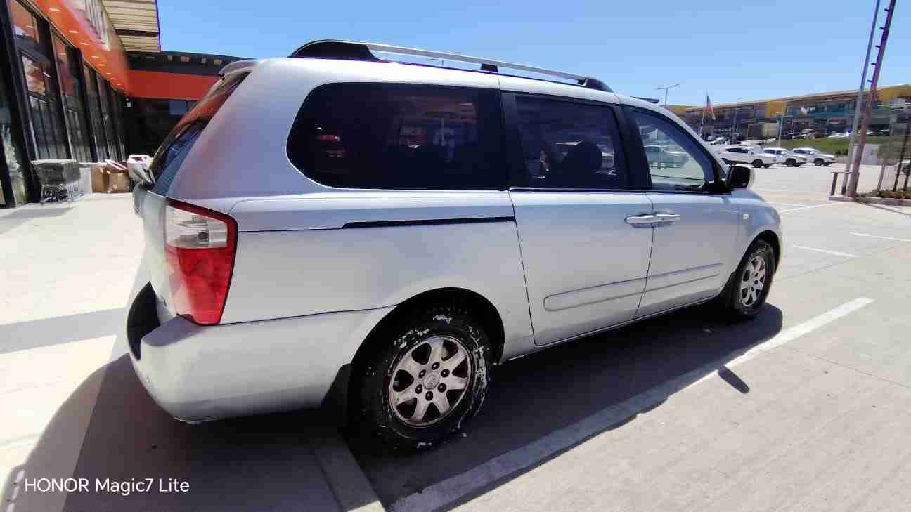 Kia grand carnival, 2008 - miniatura 3