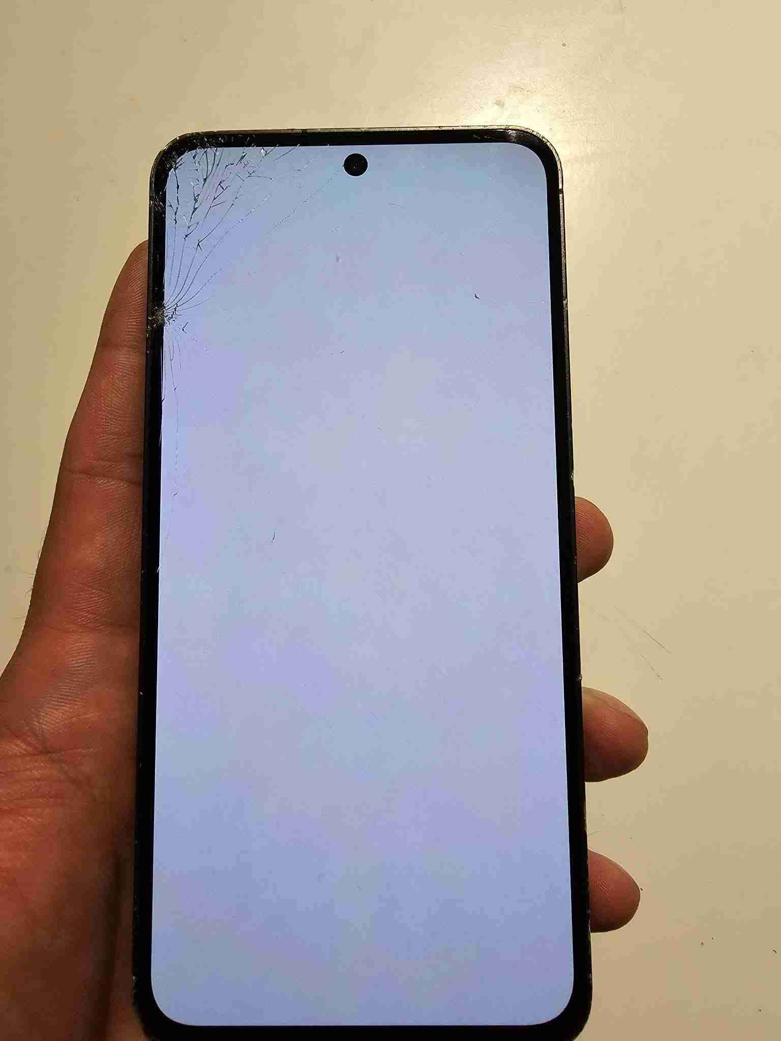 Teléfono Samsung s24 fe - miniatura 2