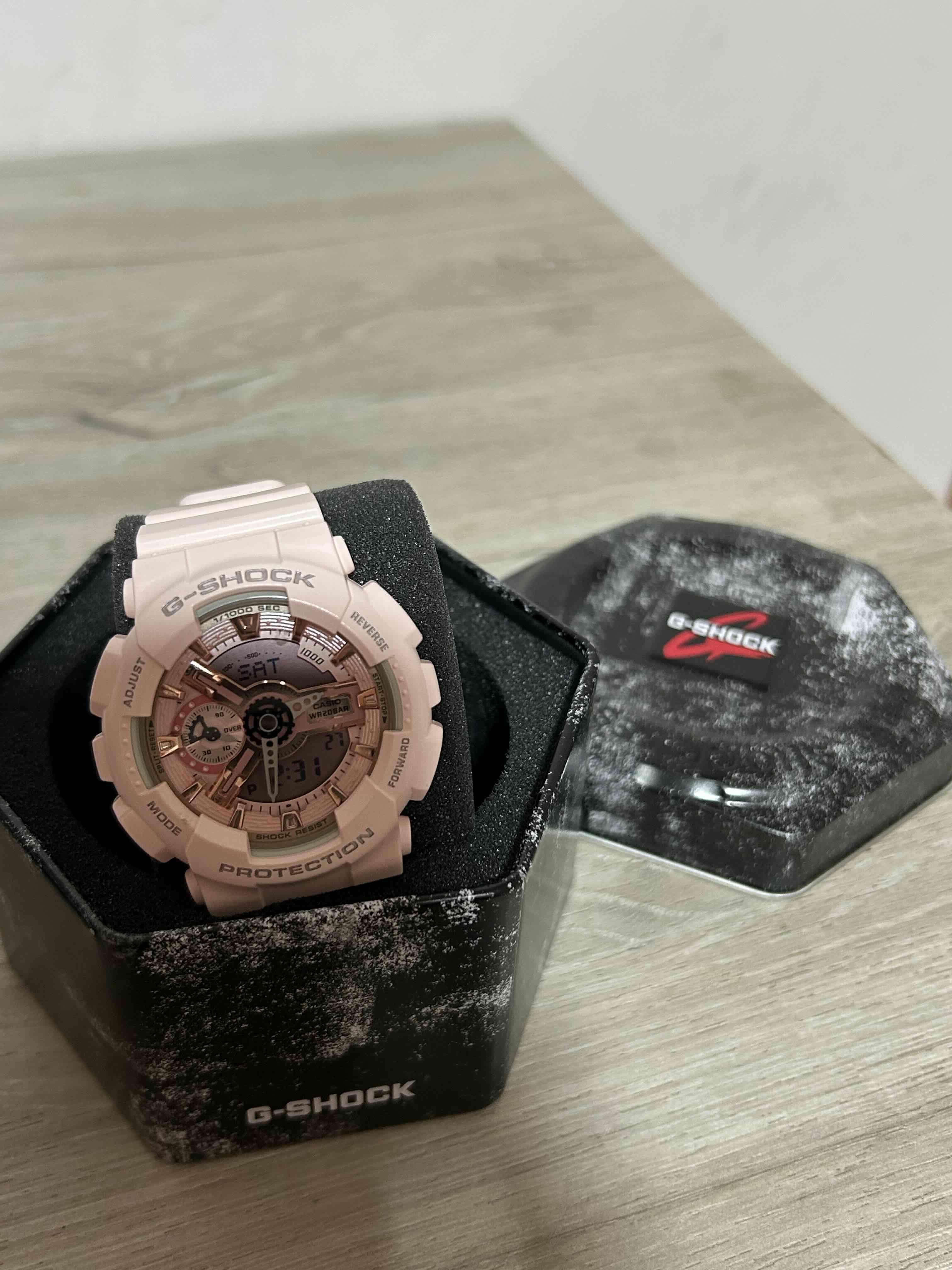 Reloj Casio G-Shock Blanco y Rosa - miniatura 3