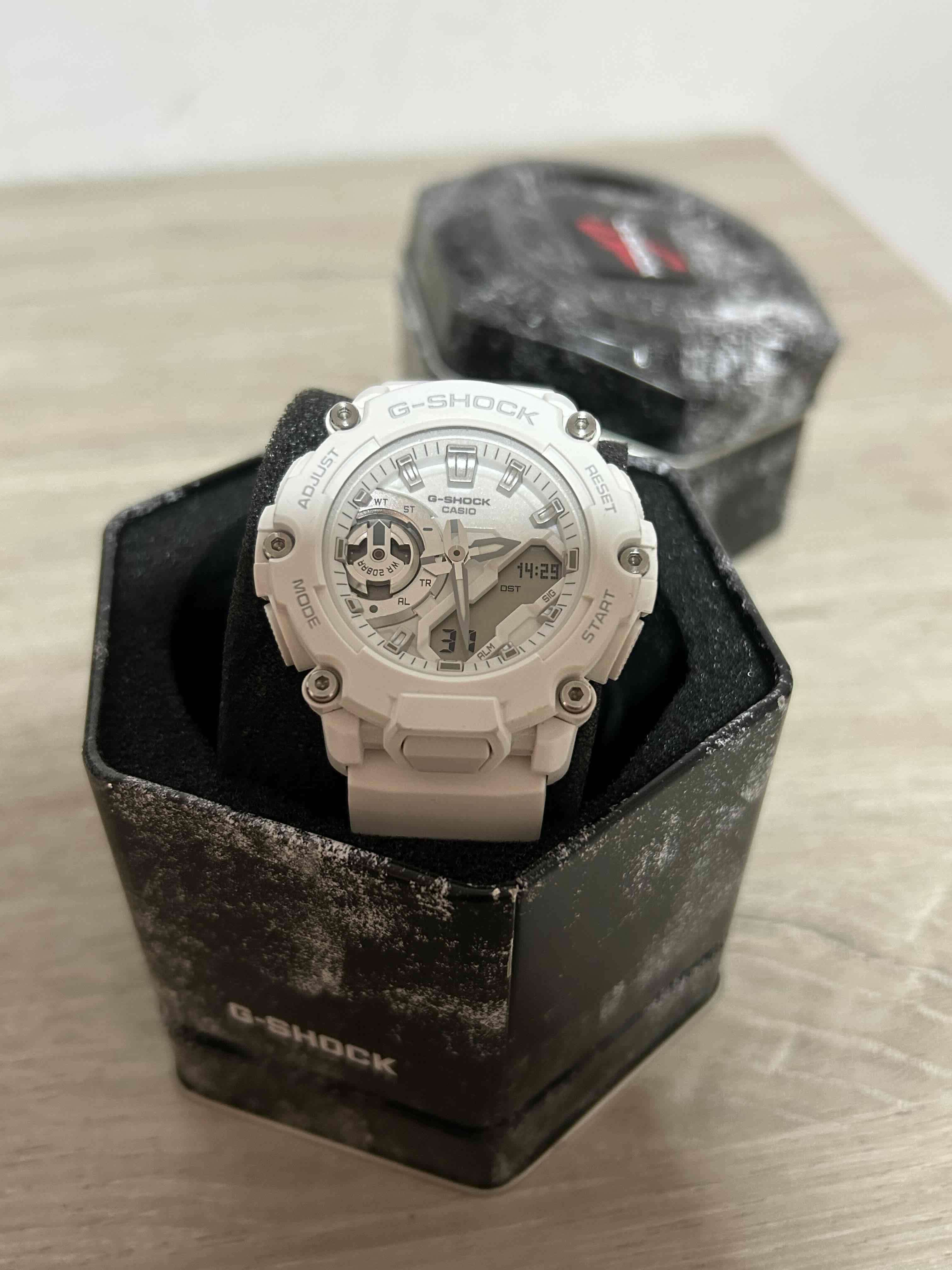 Reloj Casio G-Shock Blanco y Rosa - miniatura 4