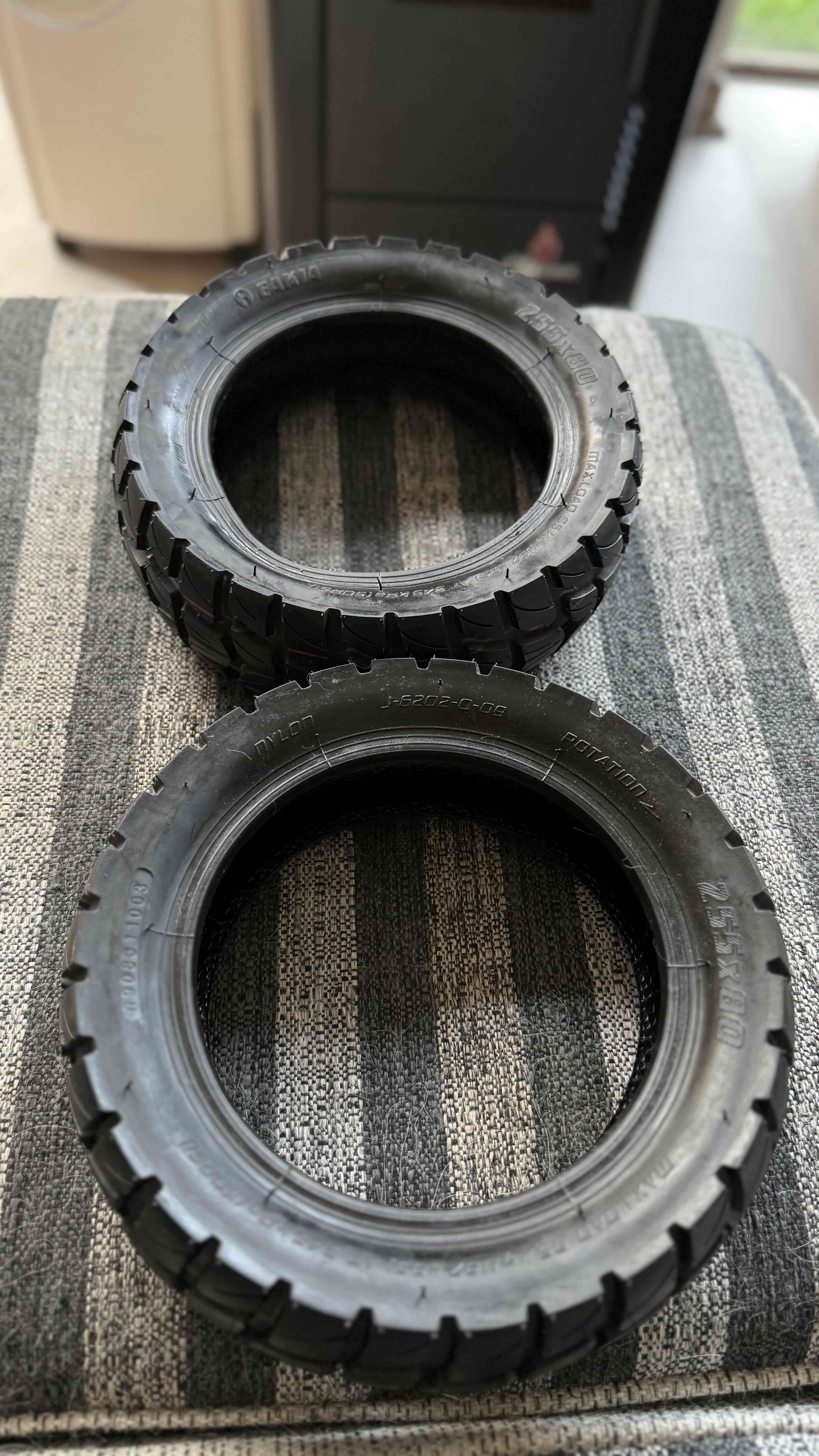 Neumático 255x80 - 3