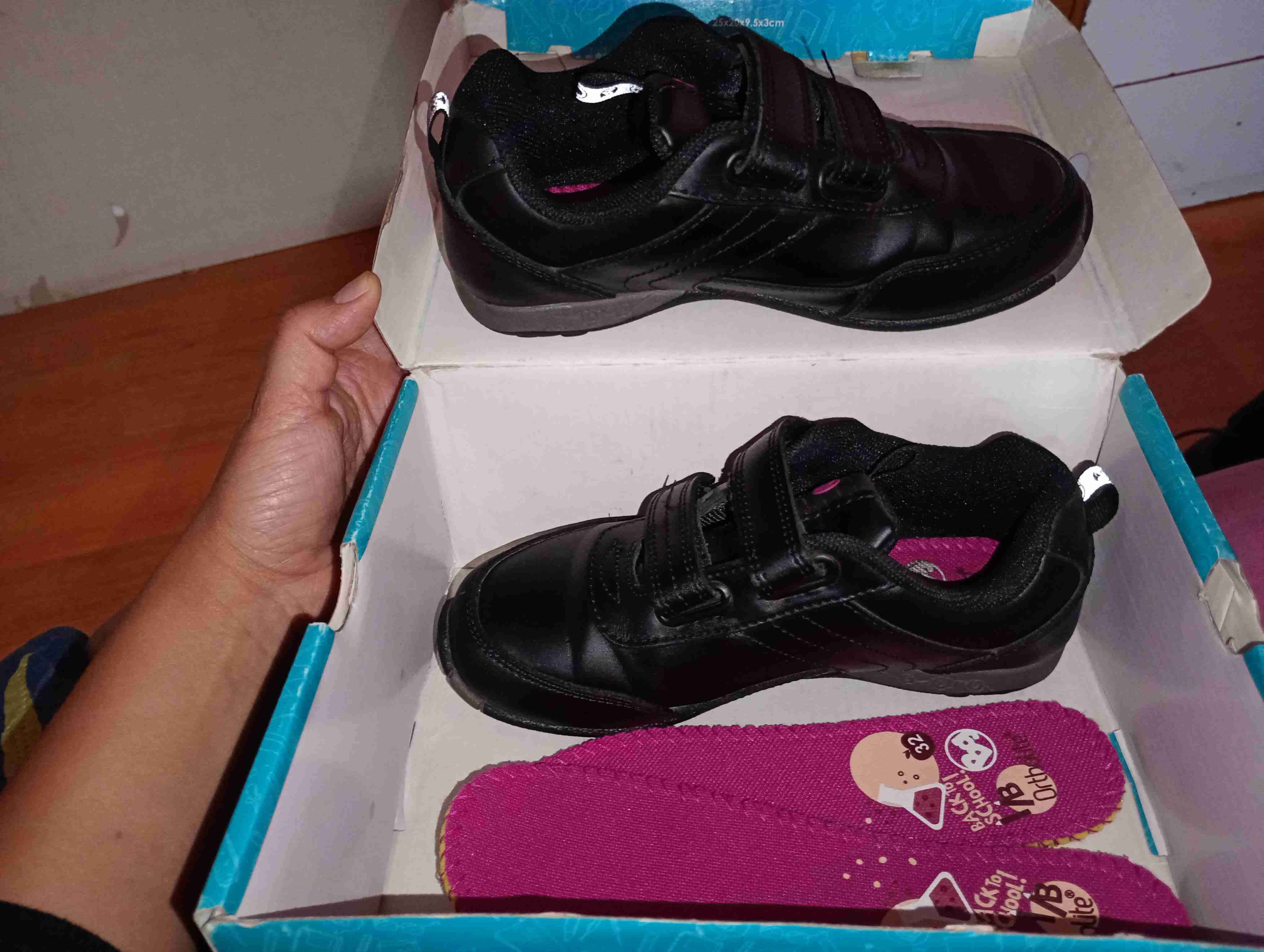 Zapatillas negras con velcro escolar - miniatura 3